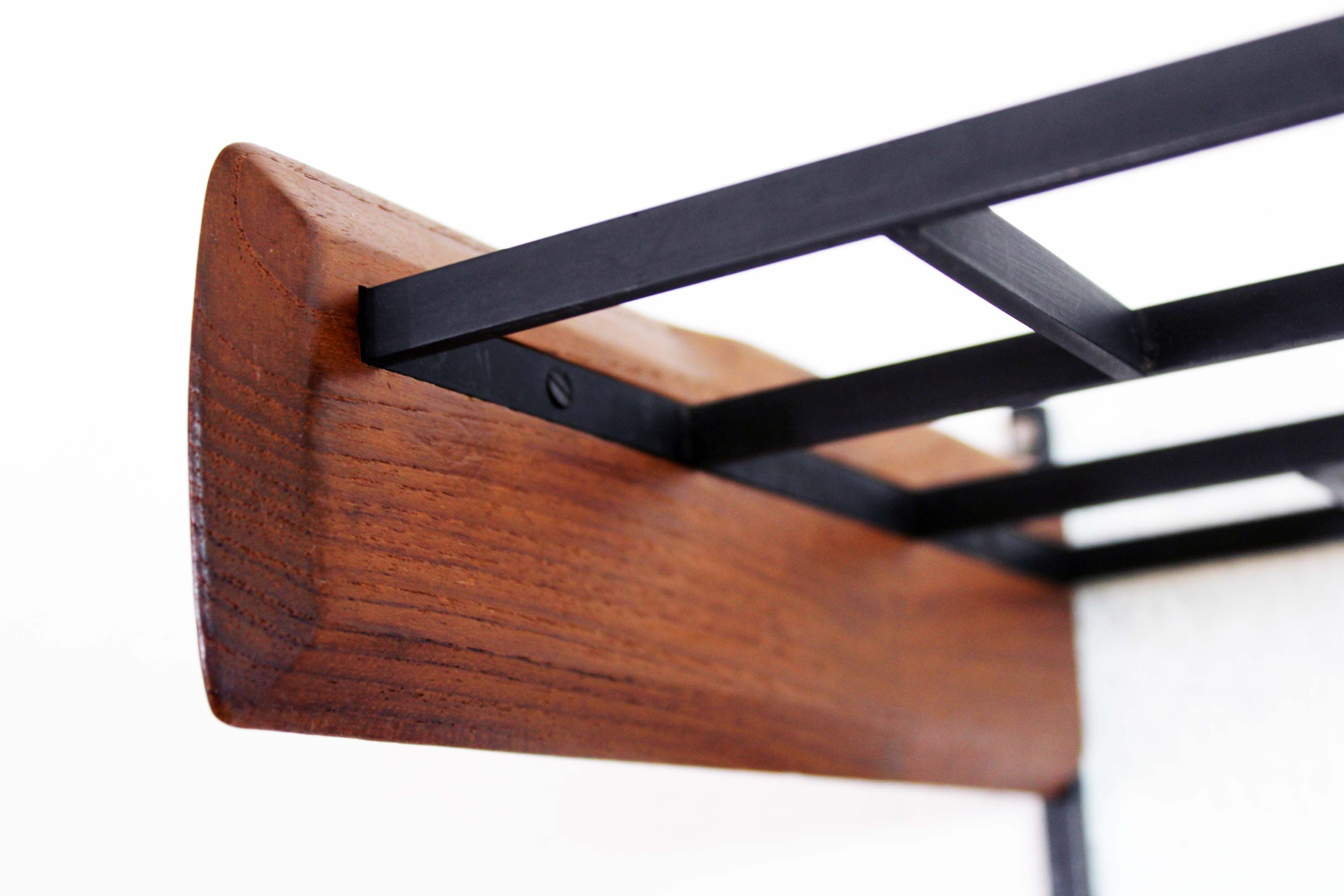 Superb jacket with a removable hooks door