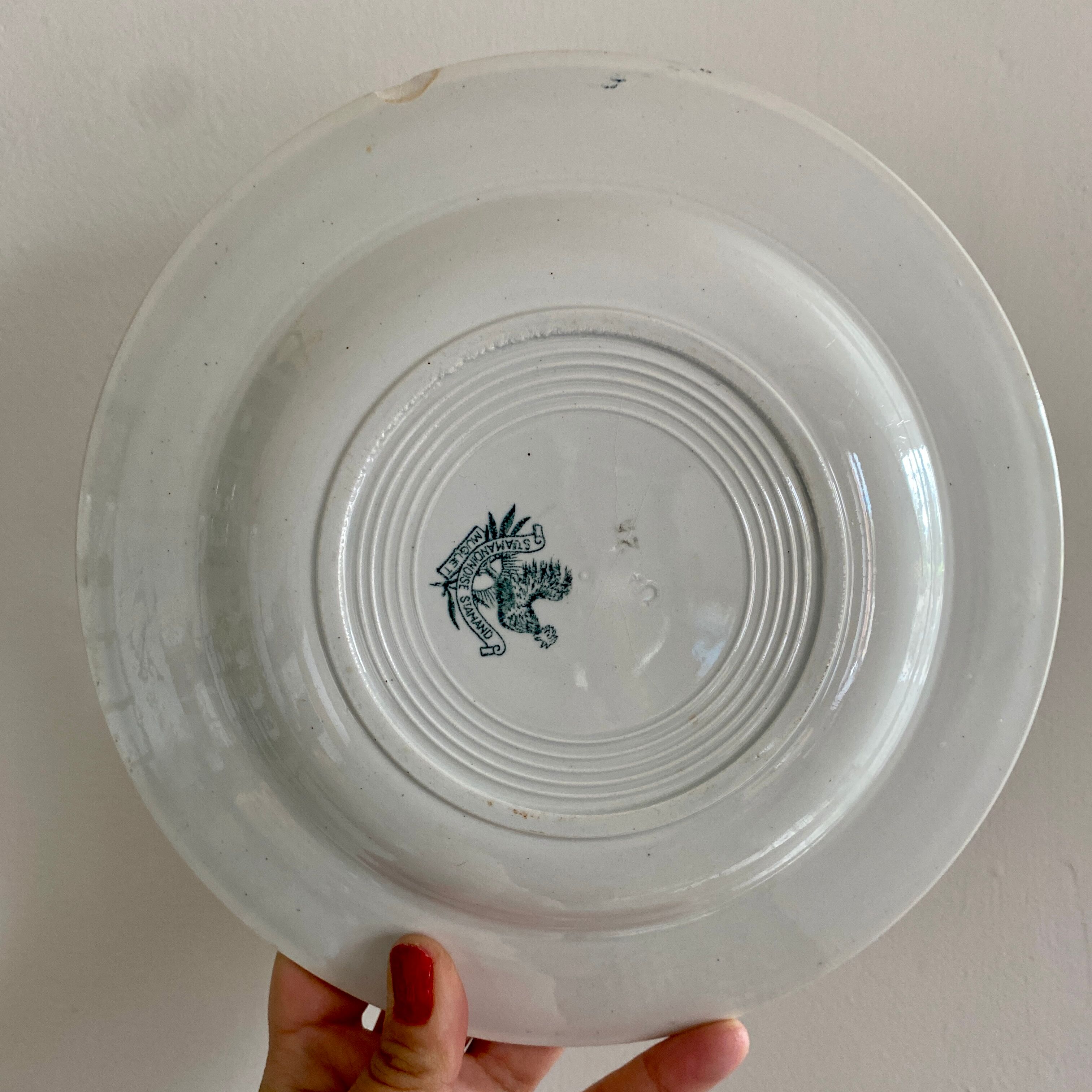 Lor of 6 vintage hollow plates in iron earth, mismatched models