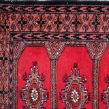 Tapis vintage ouzbek Bukhara fait main en laine – 62 x 106 cm – Années 1970