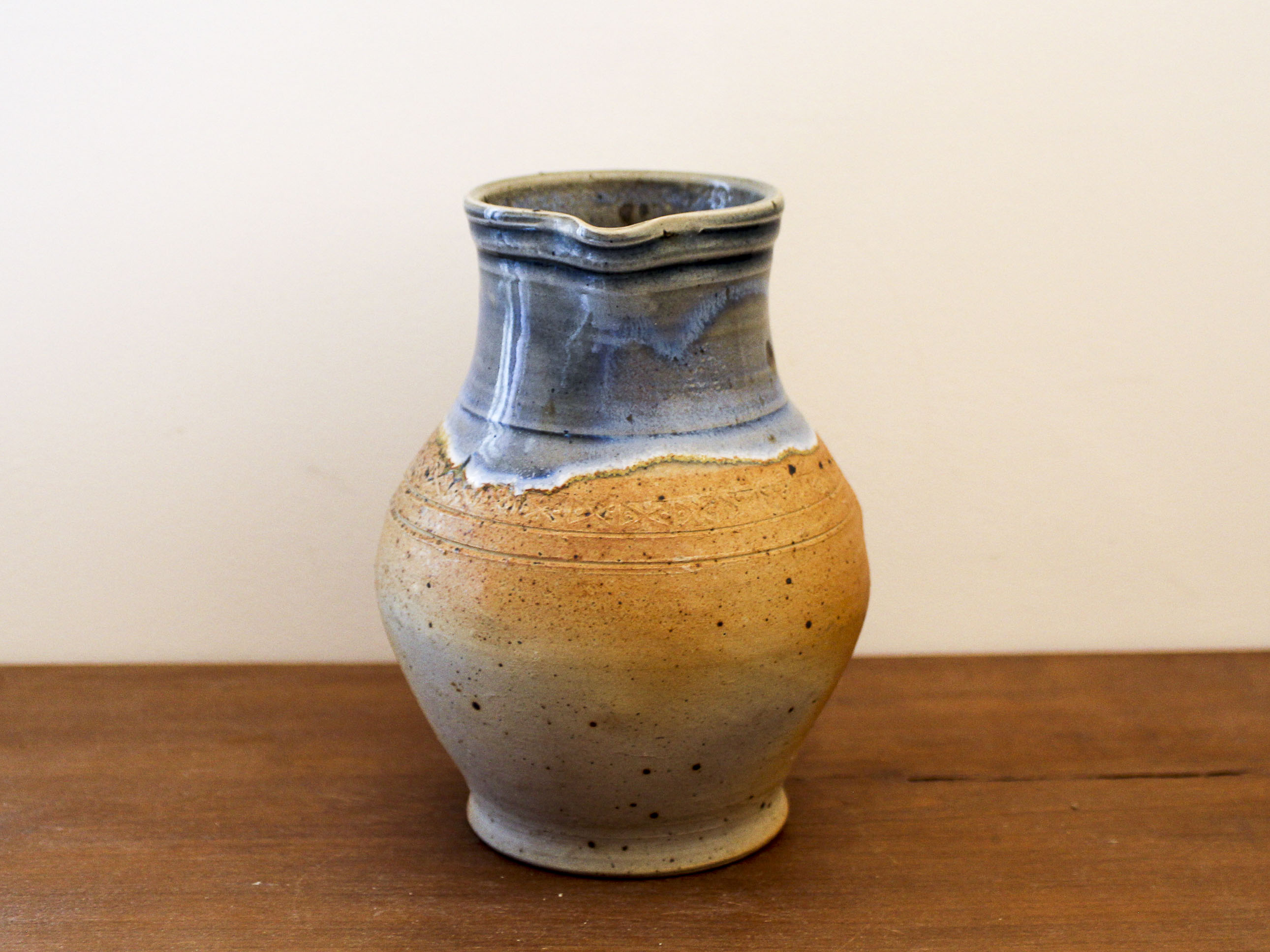 Sandstone pitcher from Puisaye Sabine Seguin Karakos