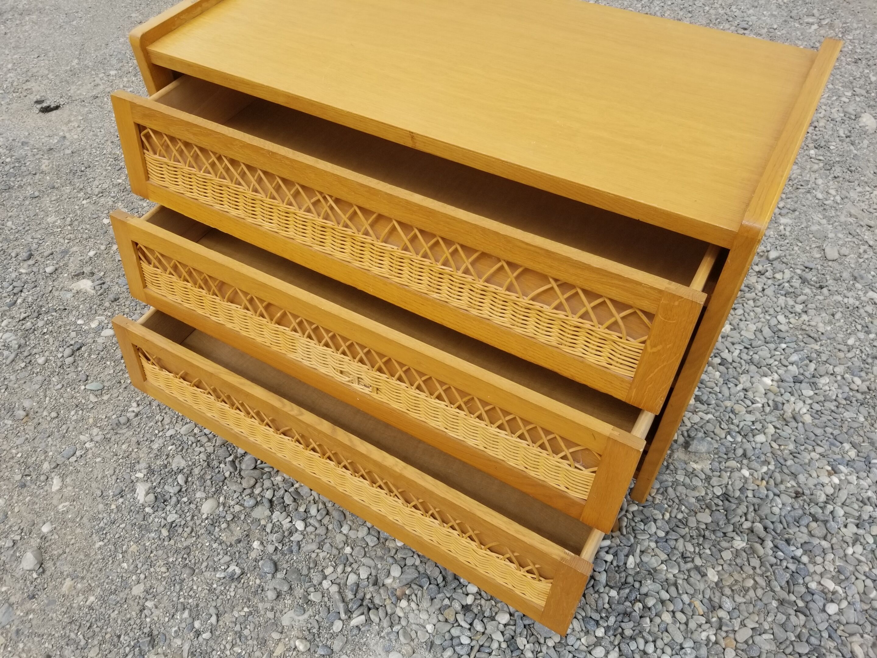 Vintage chest of drawers 3 drawers in oak and rattan - 60s