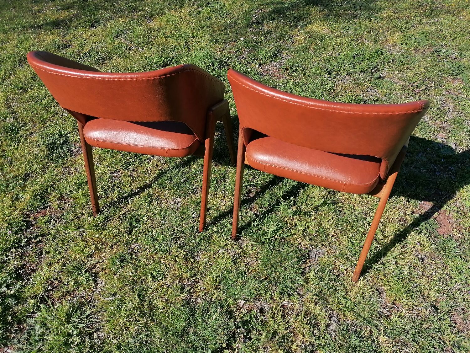 Pair of shell armchairs n°634 by Michel Ducaroy for Roset SNA