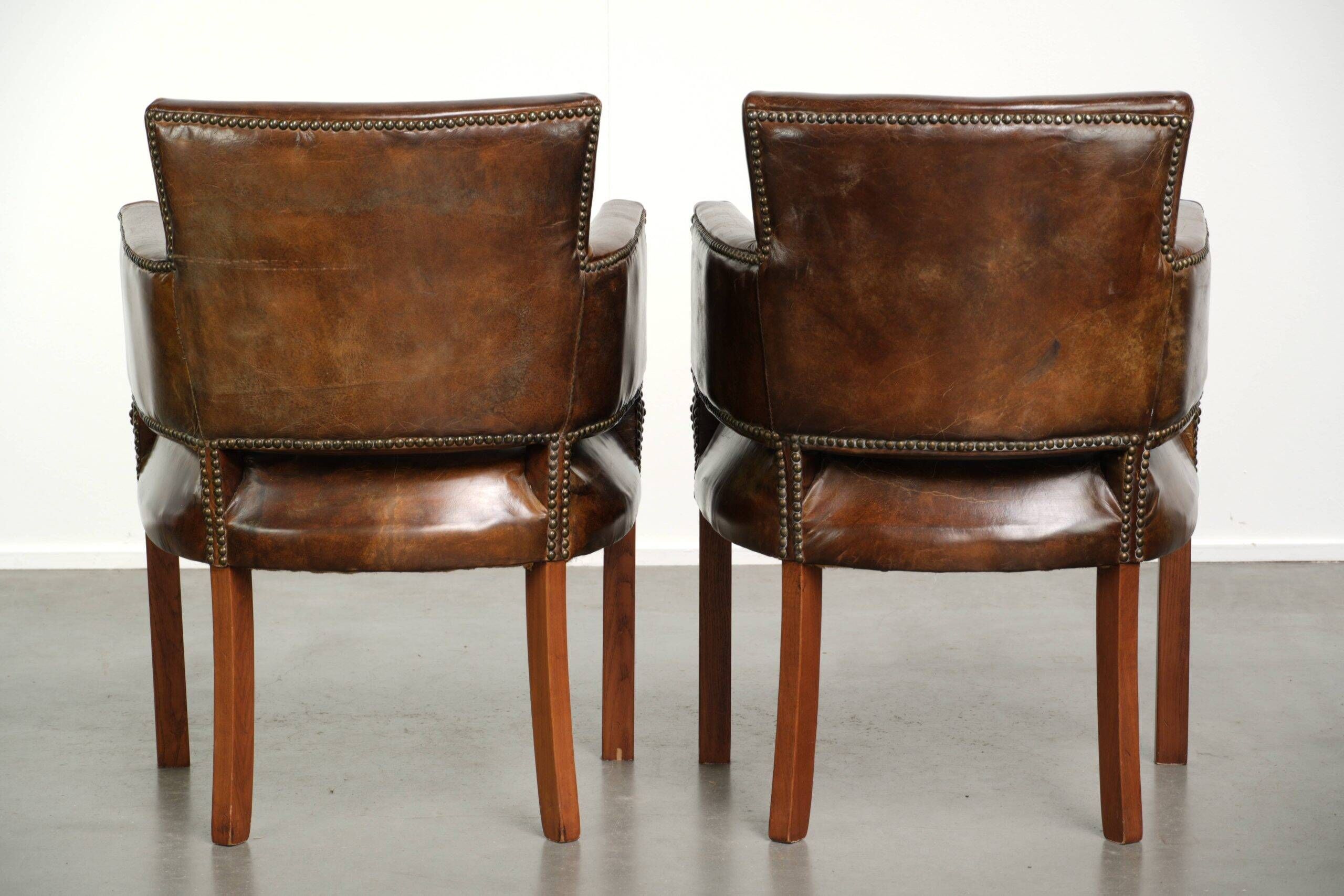Characterful set of 6 cowhide dining chairs made of grained leather