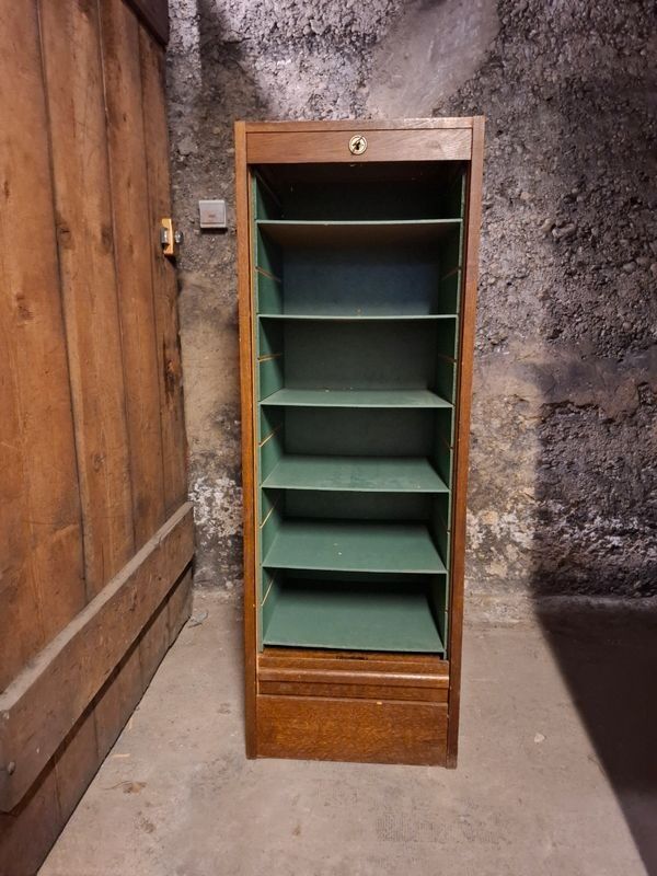 Roller filing cabinet