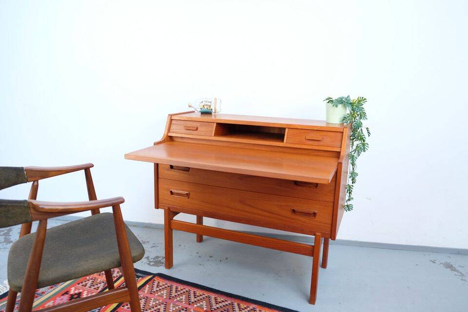 Iversen teak secretary, Danish style from the 1960s-70s.