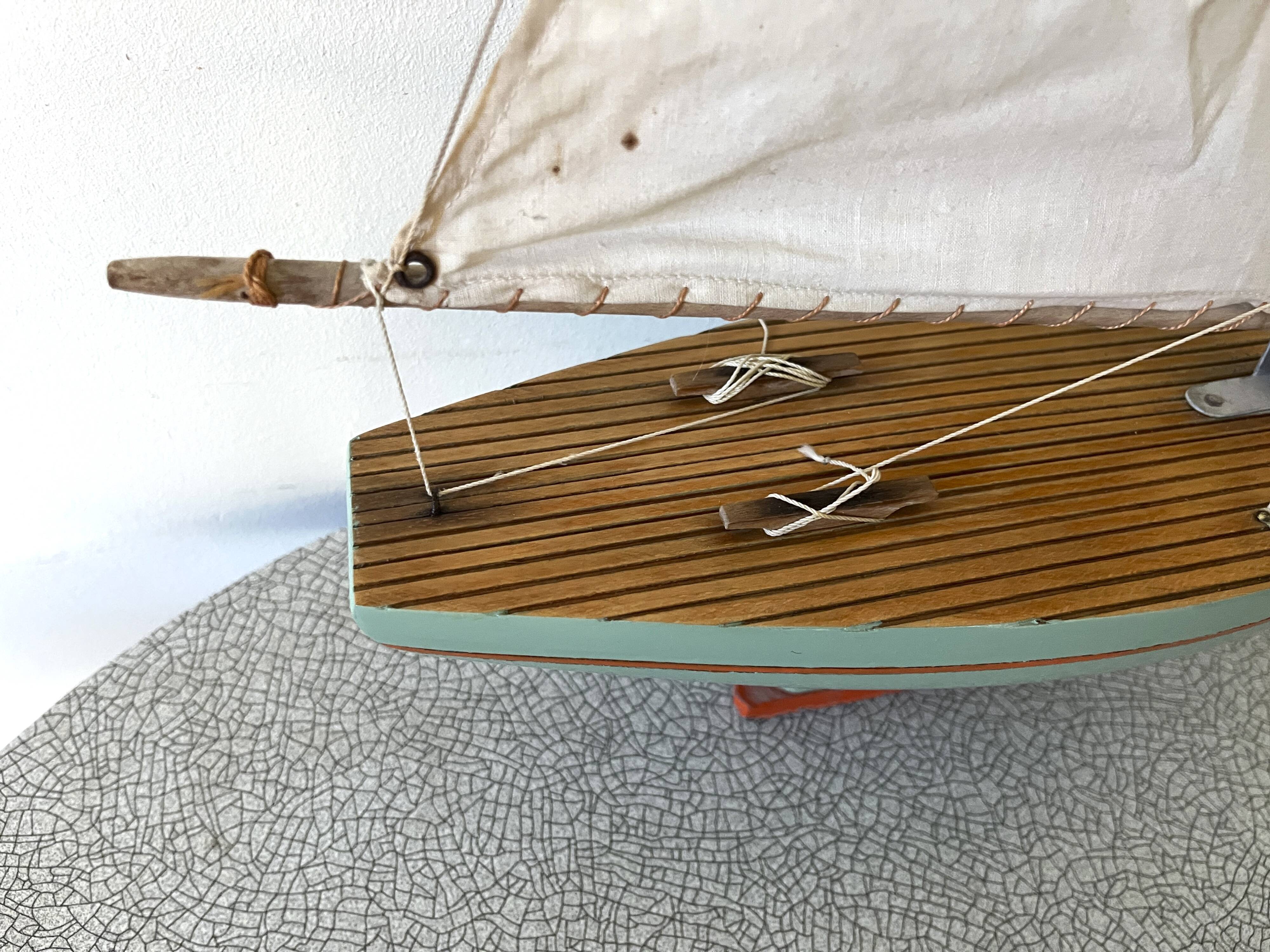 Tirot 401 wooden basin sailboat, old toy