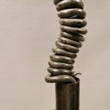 Lampe suspendue, en plastique blanc laiteux avec dessus/suspension noir, probablement danoise.