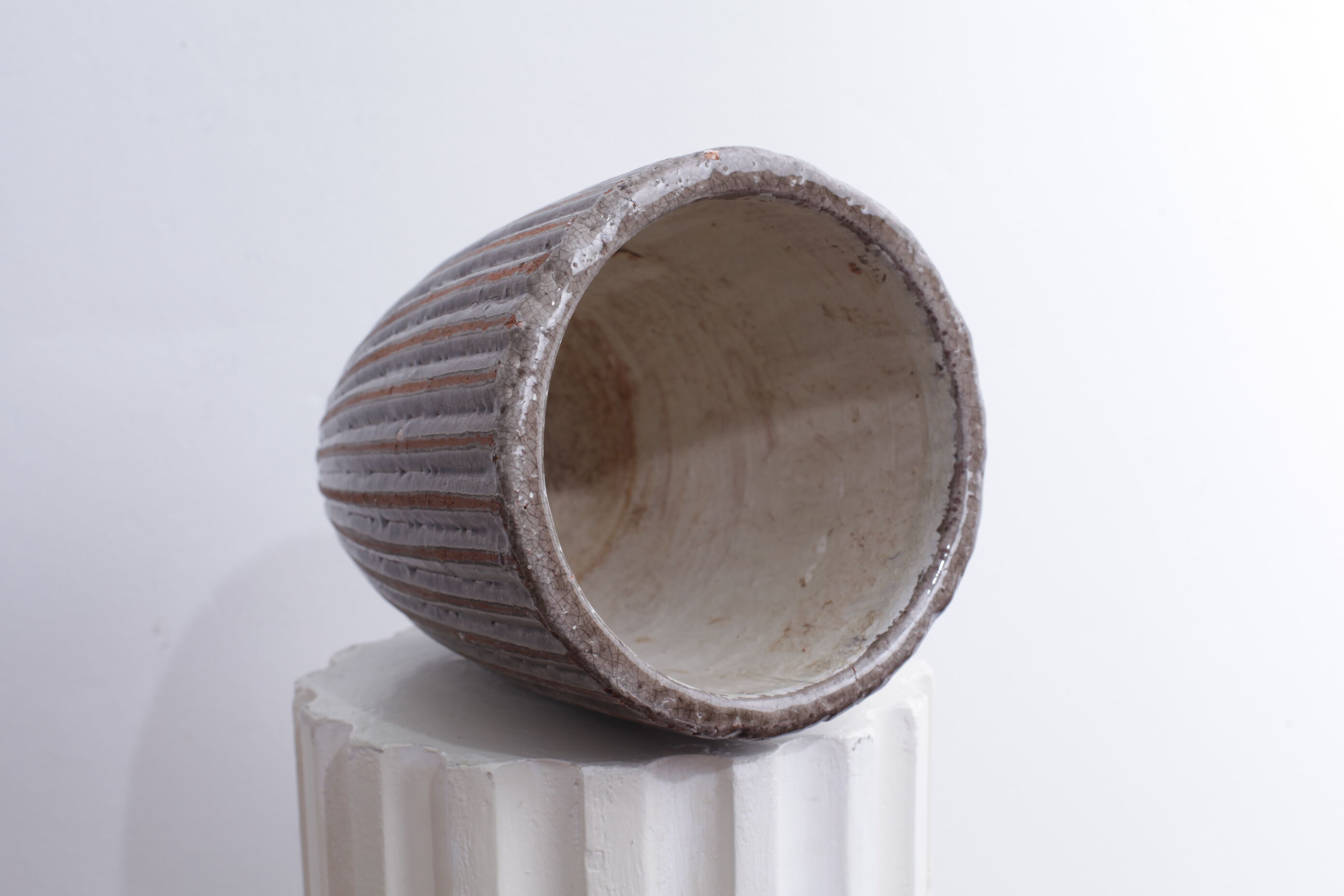 Thick sandstone vase