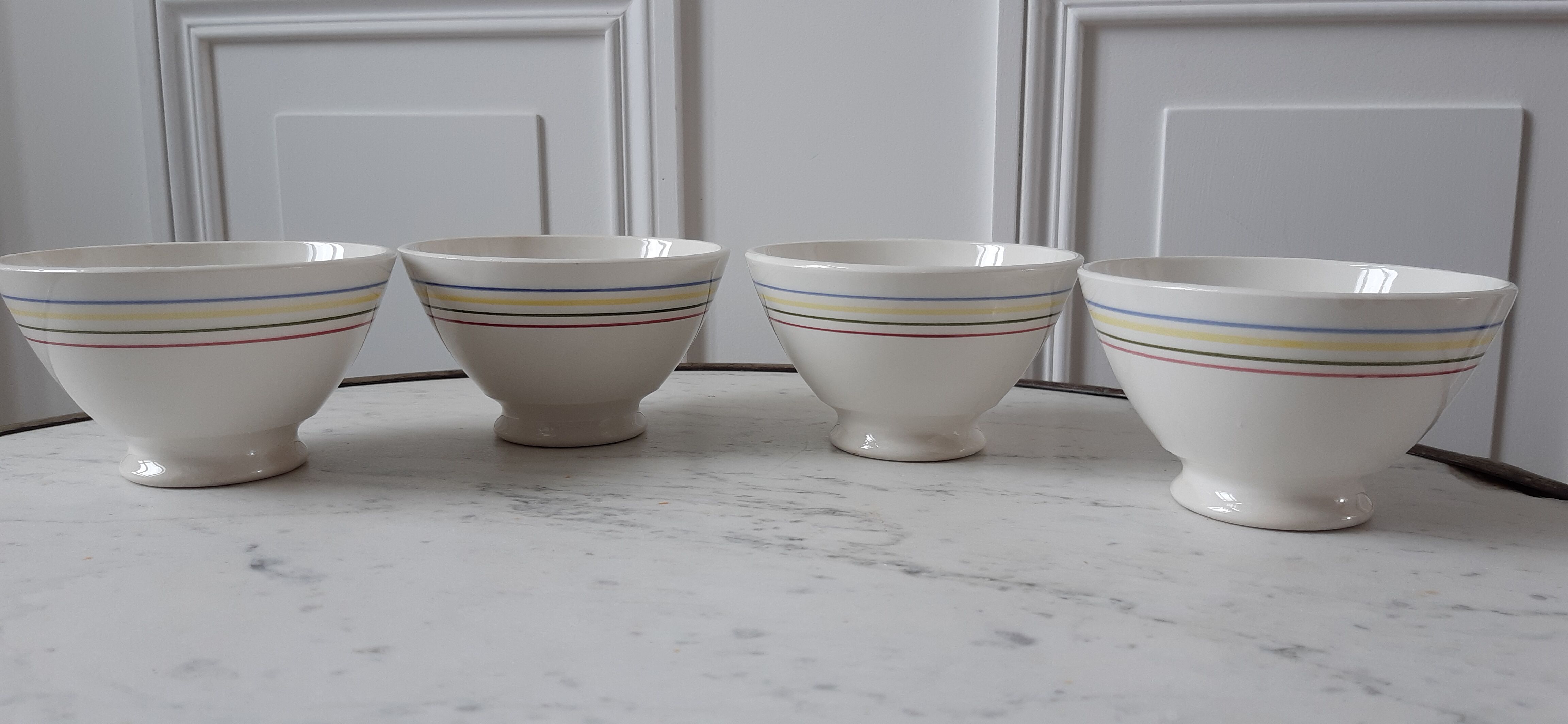 Set of 4 bowls old 40s