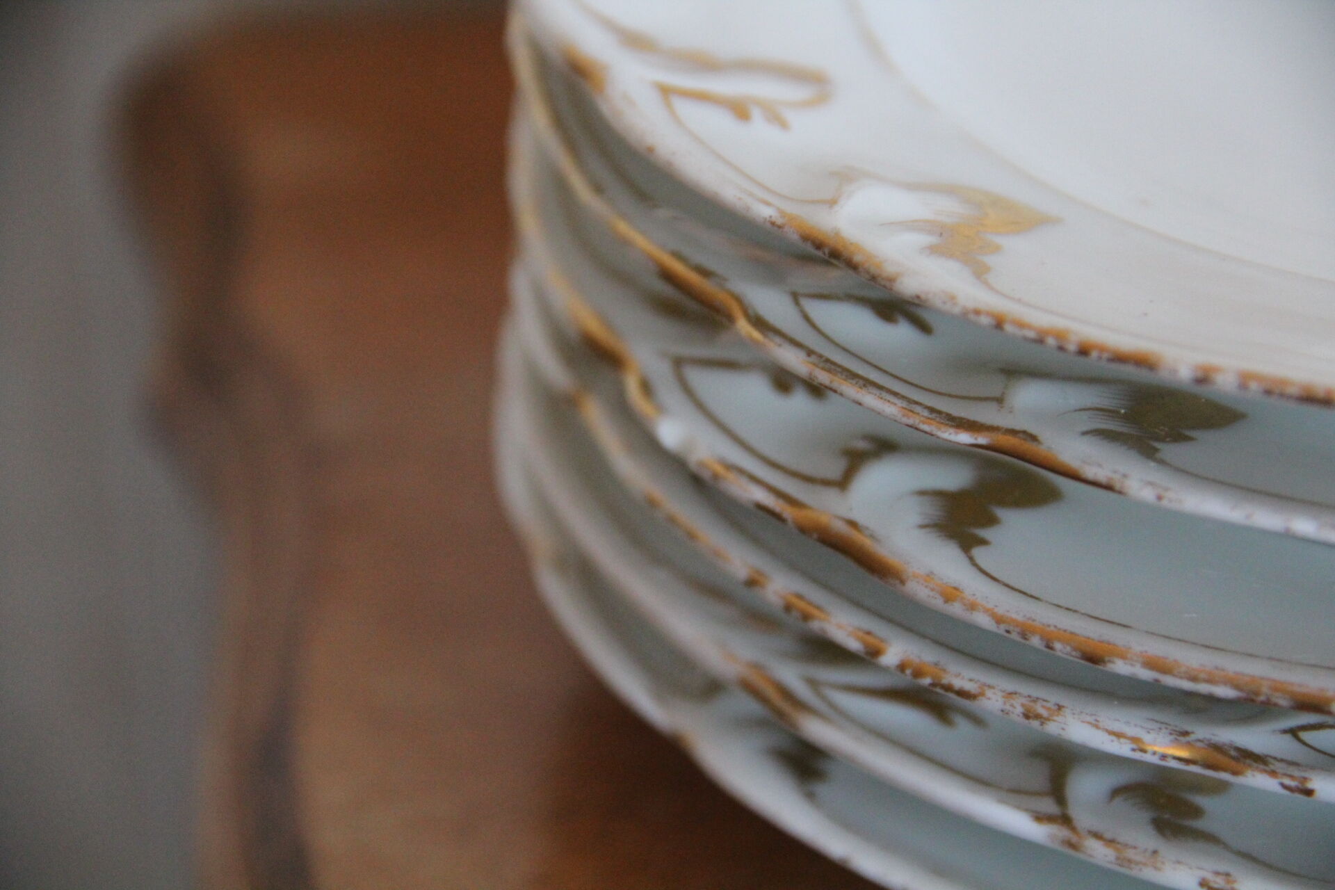 6 dessert plates in white porcelain