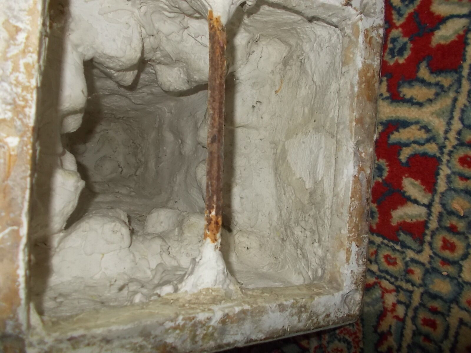 Column pedestal ram heads