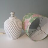 Table lamp in white ceramic, glazed and twisted