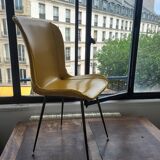 chaises gainées de cuir jaune 60's