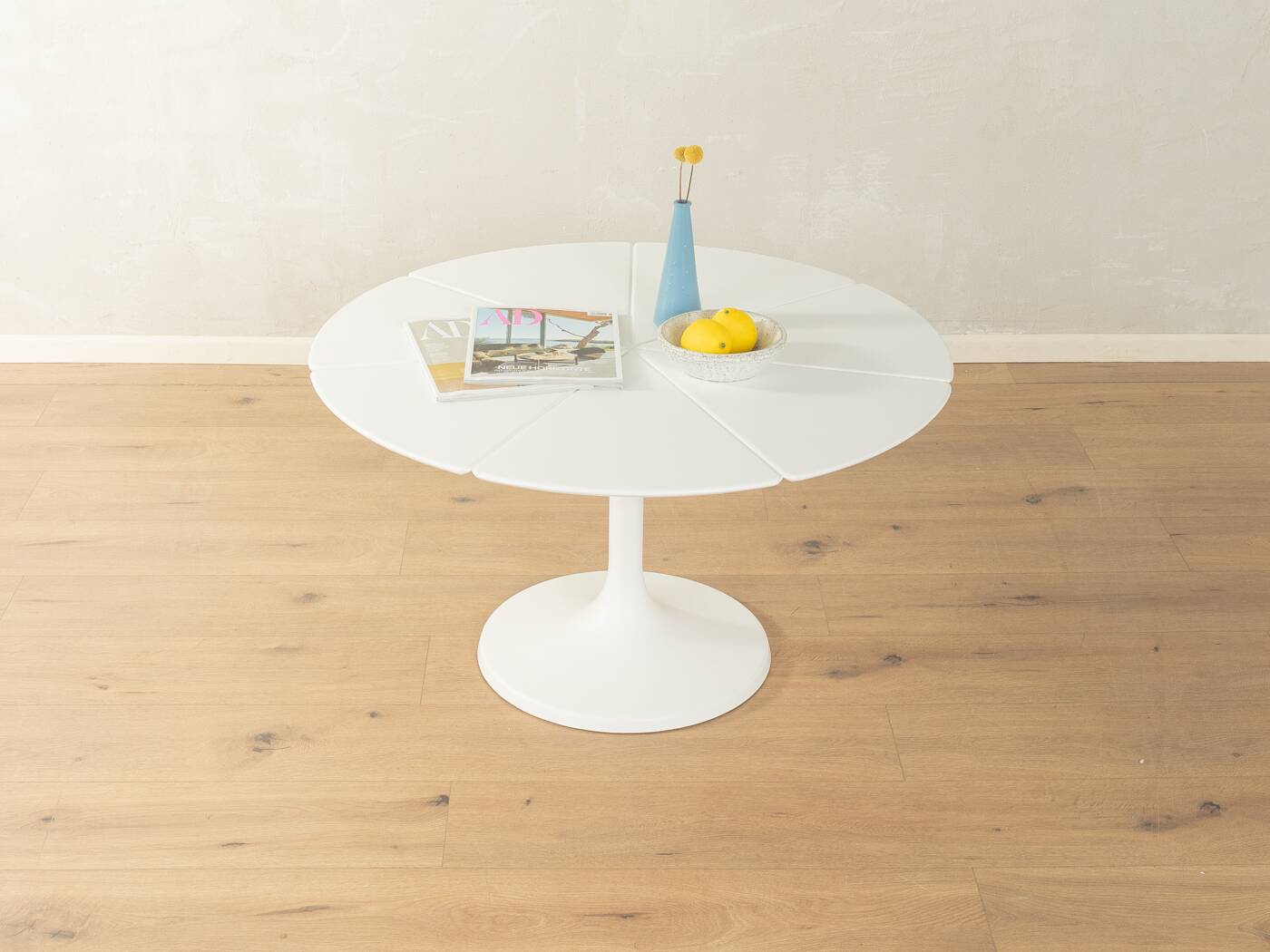 Wonderful Tulip coffee table from the 1970s