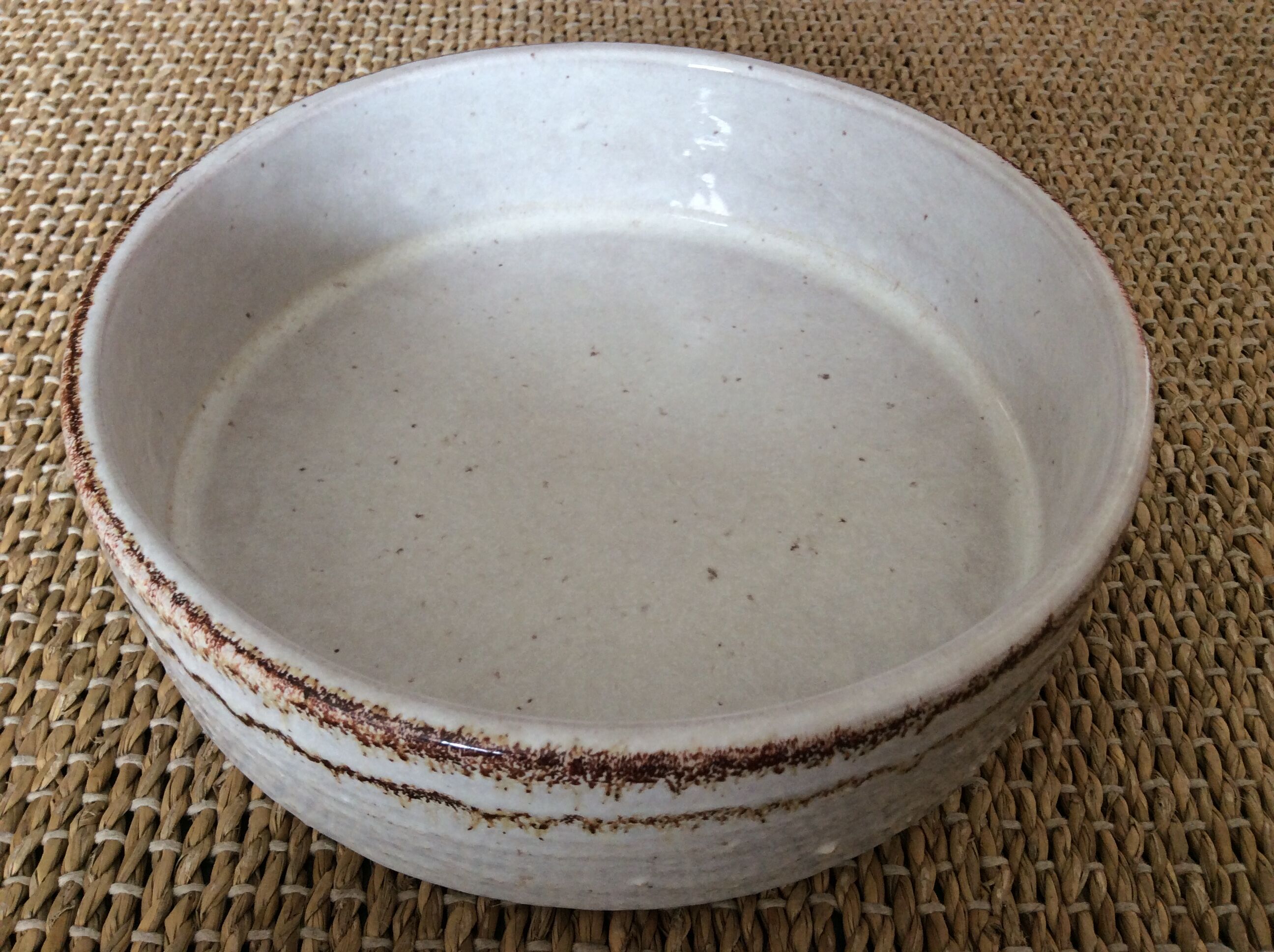 Glazed stoneware dish