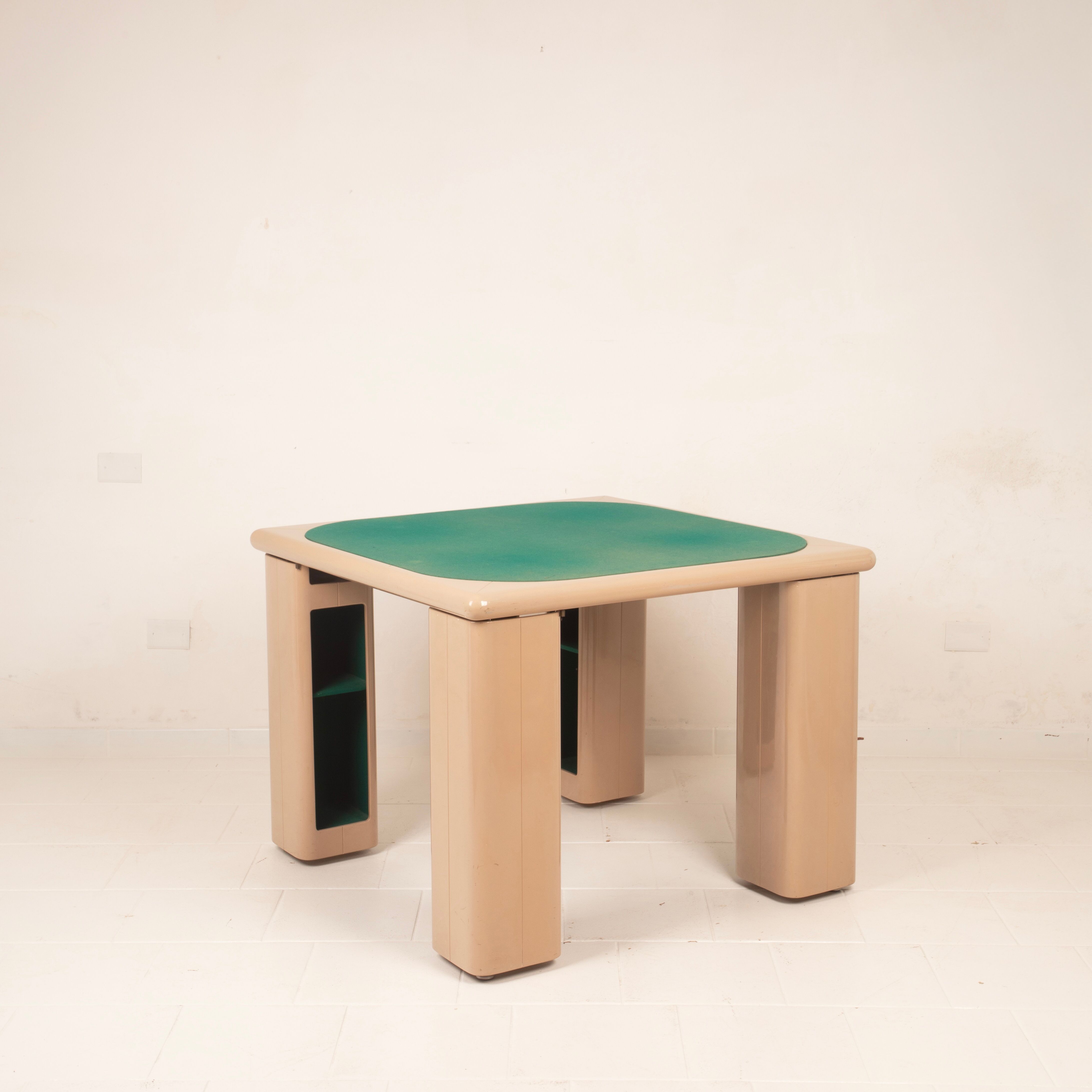 Pierluigi Molinari Lacquered Wood and Green Felt Game Table for Pozzi 1970