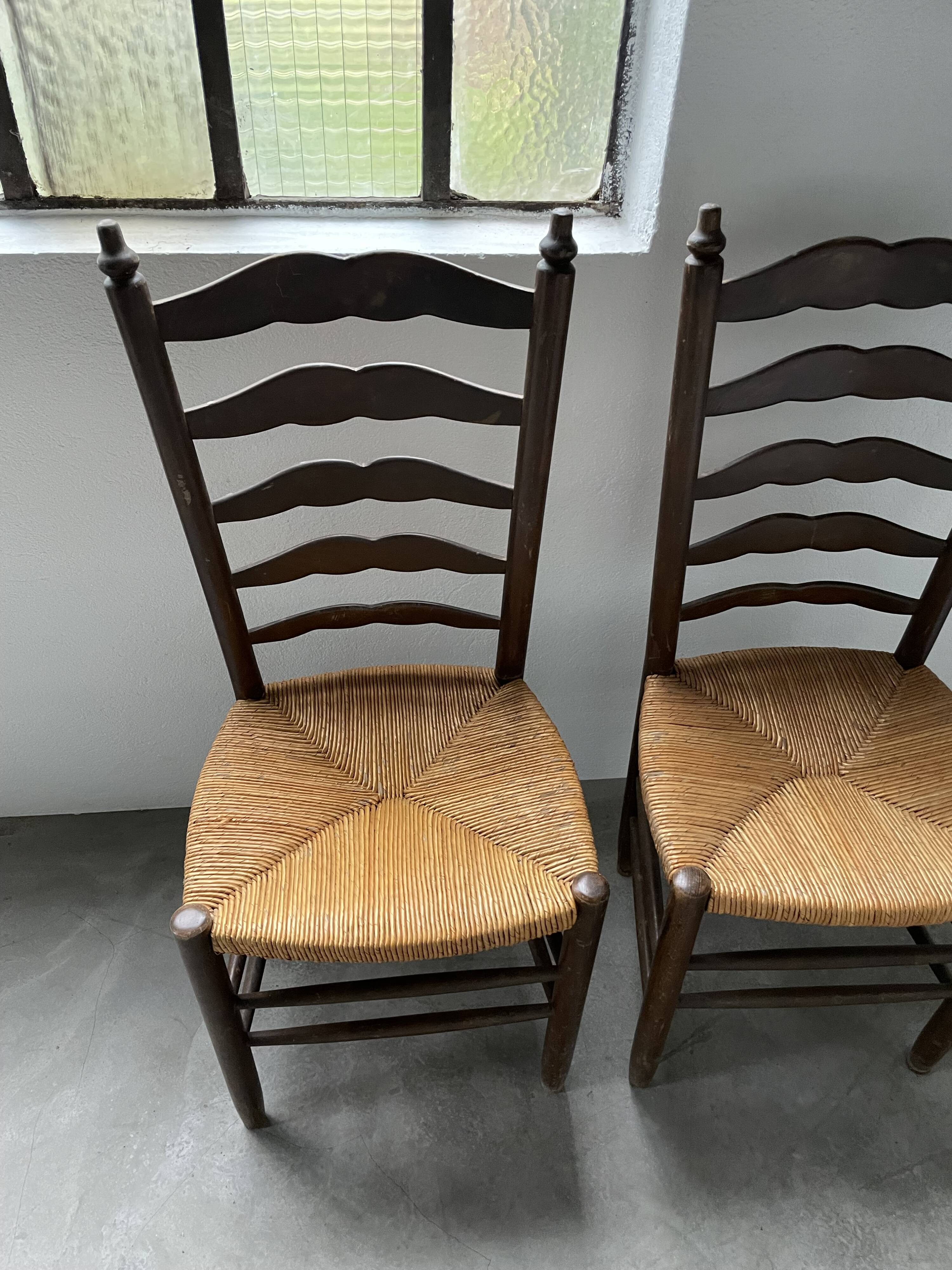 Trio rustic chairs in oak straw
