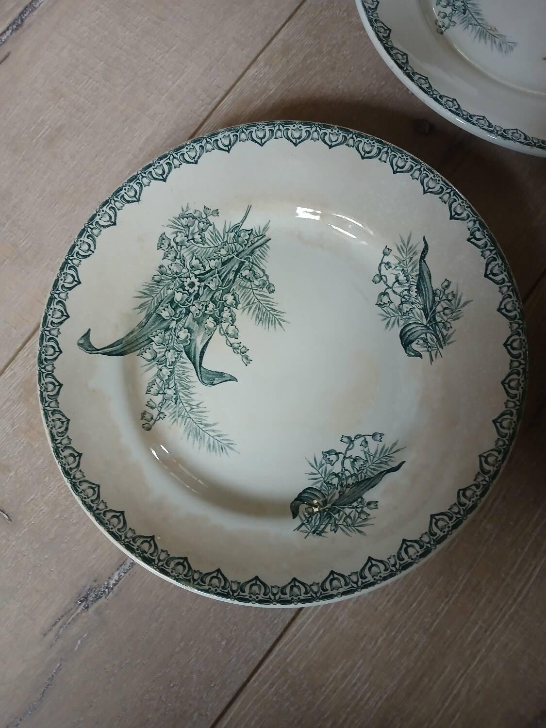 3 old Terre de fer plates