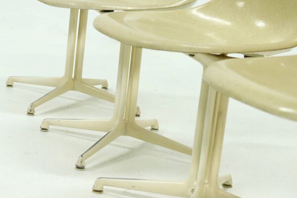 Ensemble de 5 chaises de salle à manger La Fonda par Charles & Ray Eames pour Vitra Herman Mil