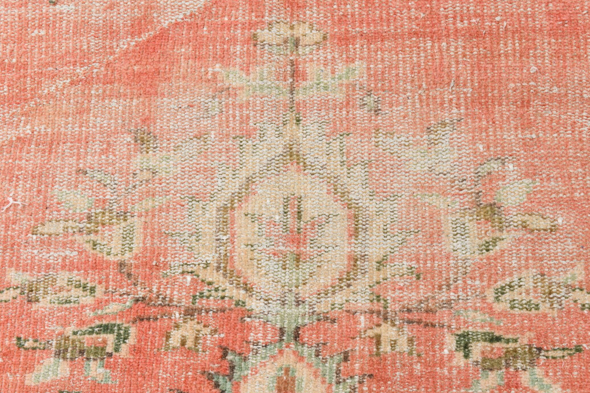 5x8 Coral Pink Classic Vintage Rug, 147x243 Cm