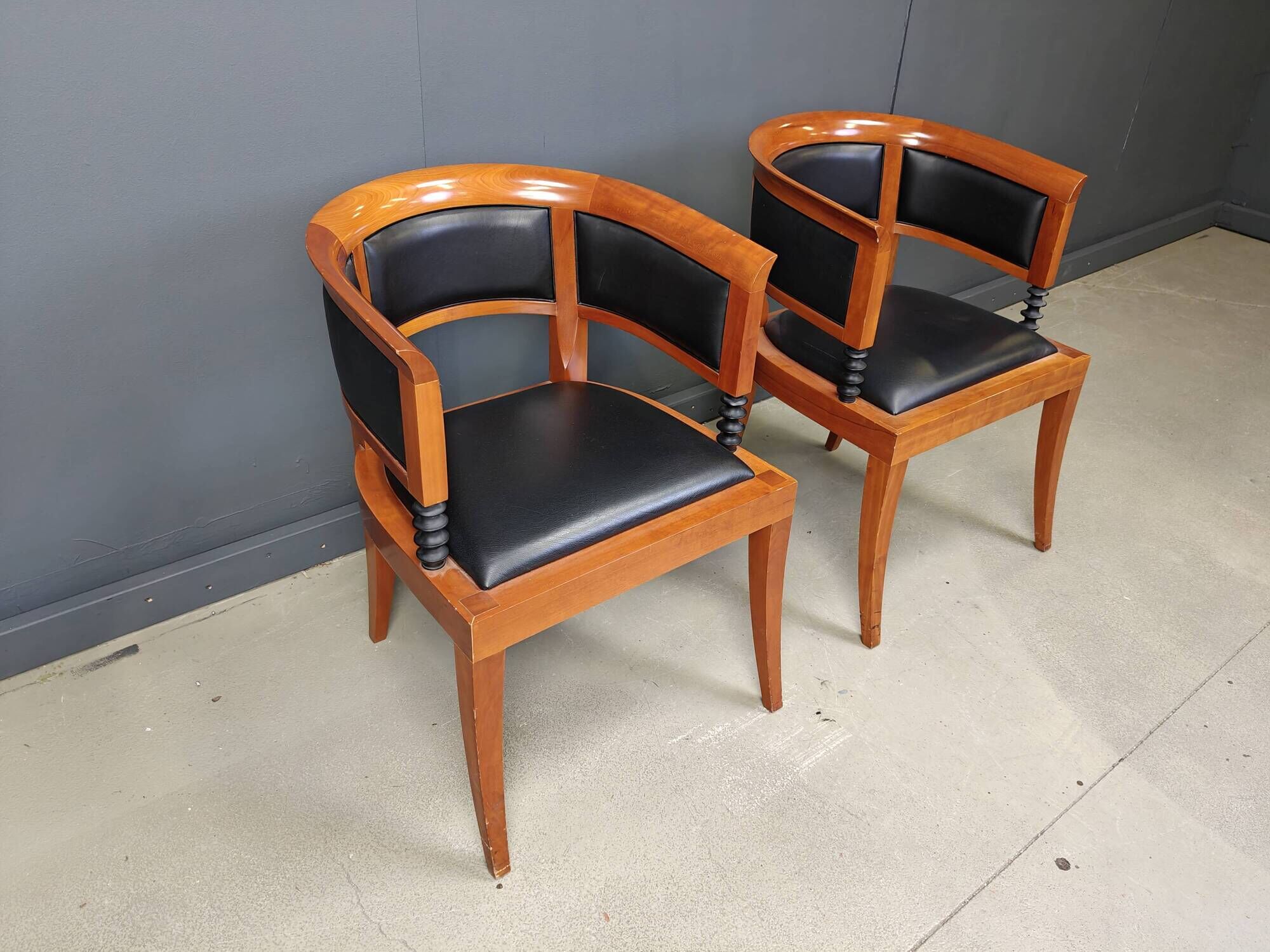 Set of 2 Cherry wood armchairs by Leon Krier Model Sella Media by Giorgetti