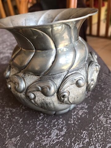 Vase en étain massif art déco L.Houzeaux Selency — free download