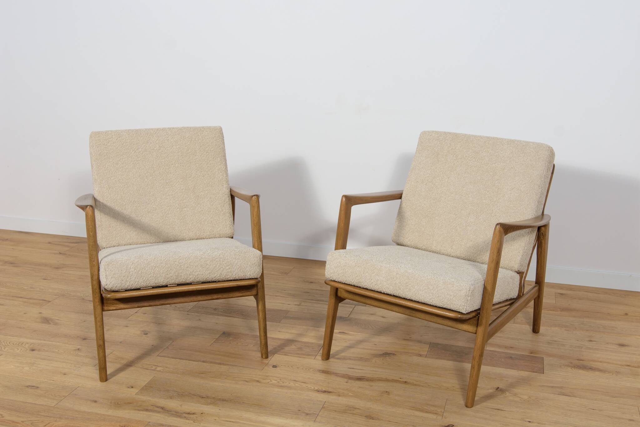 Mid-Century Model 300-139 Armchairs from Swarzędz Factory, 1960s, Set of 2