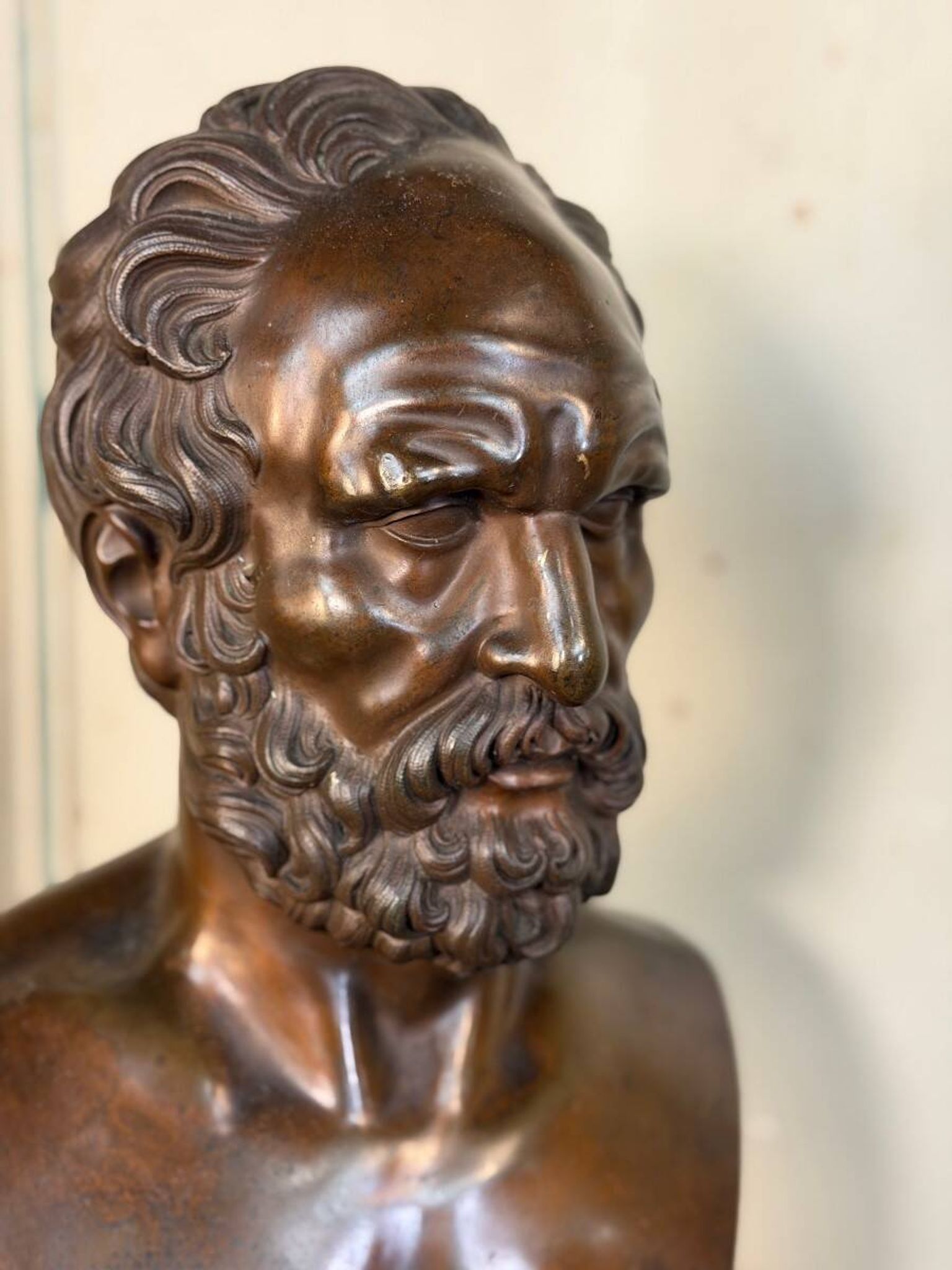 Bronze bust representing a philosopher after the Antique, 19th century, foundry Luppens.