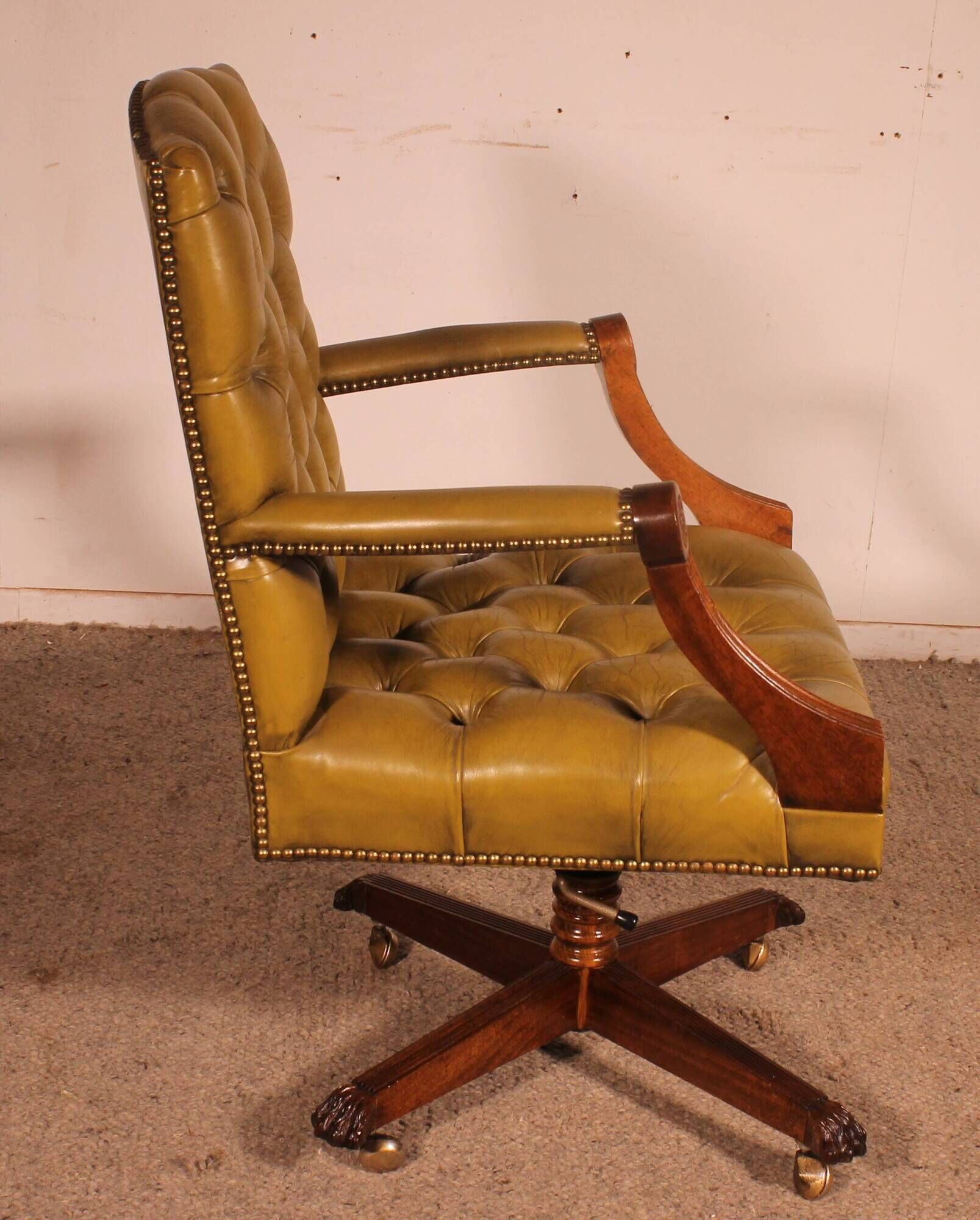 Office Chair Known as Swivel Executive Chair in Mahogany and Leather