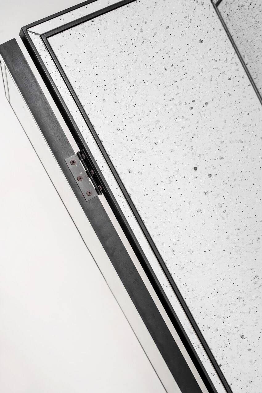 Wooden screens and aged mirror. Three units that can be connected to each other.