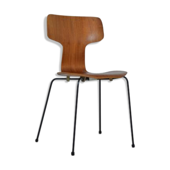 Chaise "Marteau" d’Arne Jacobsen en teck édition Fritz Hansen