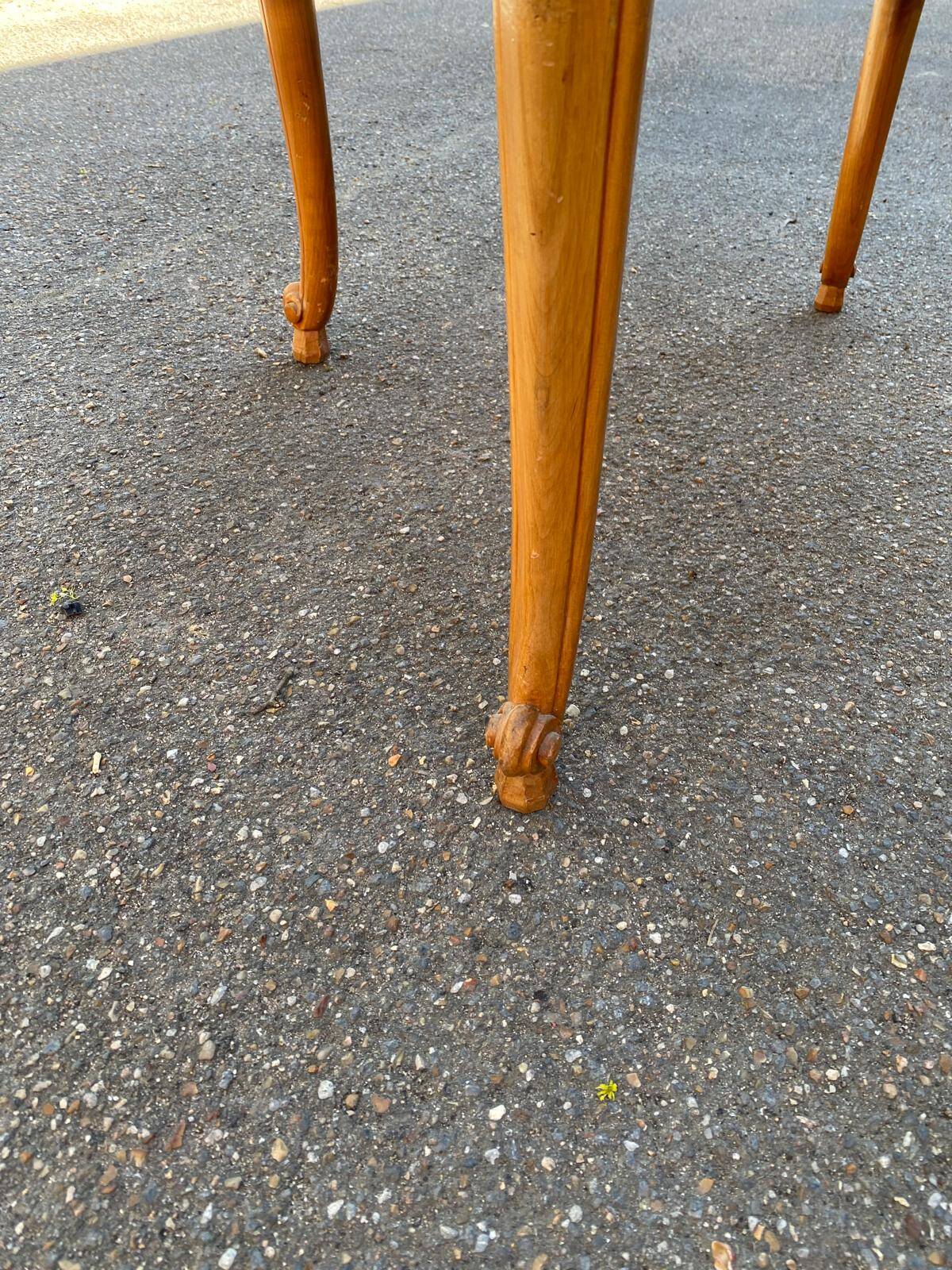 Louis XV oval extendable round table in solid wood and marquetry 160cm