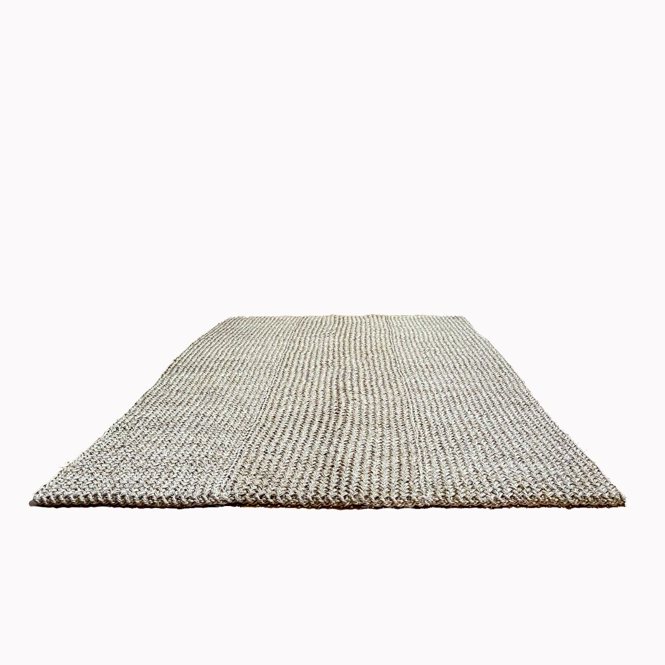 Knitted carpet in natural fiber 220x160cm