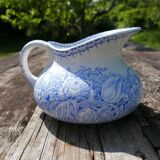 Iron earth pitcher
