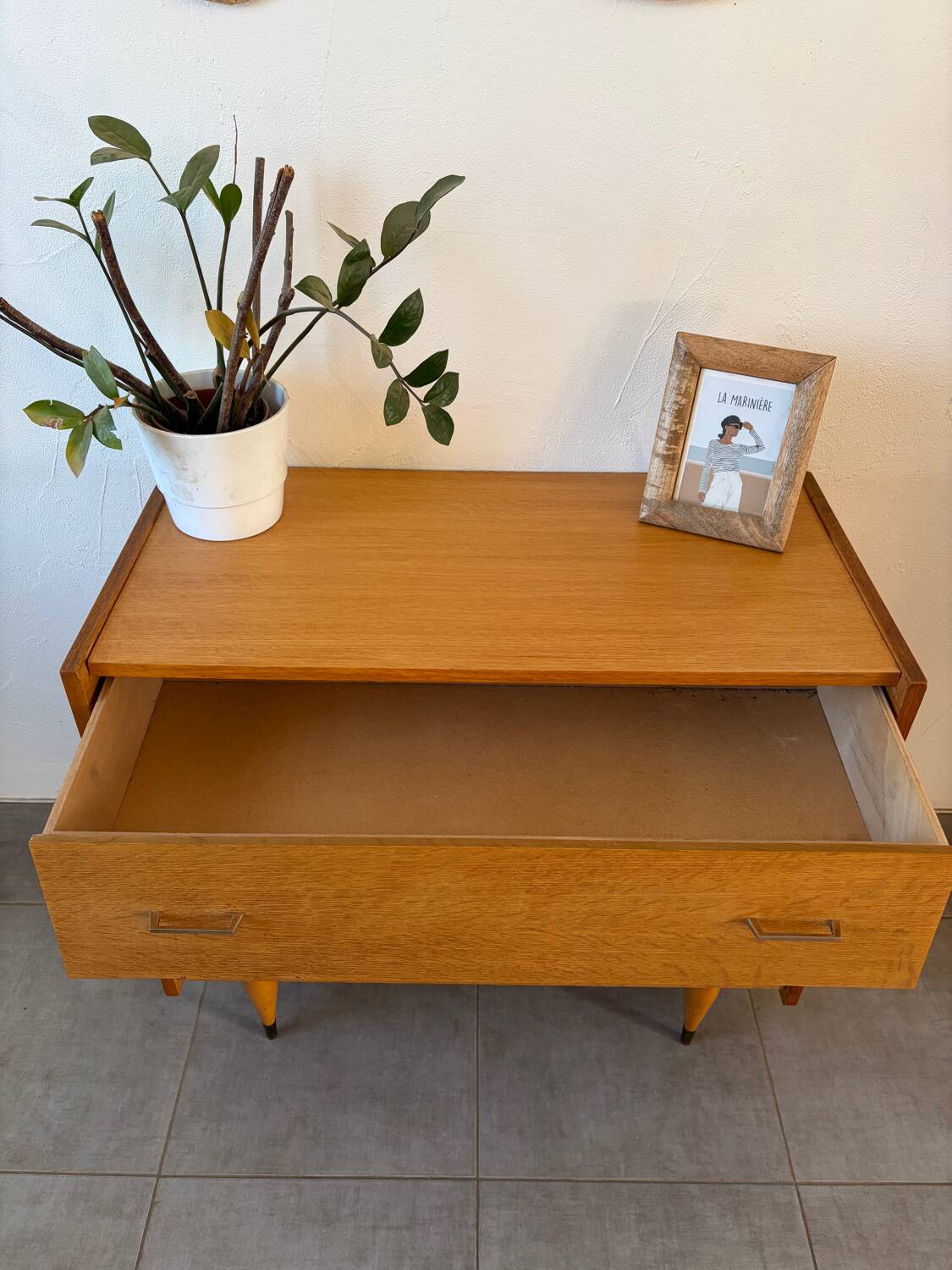 Vintage oak chest of drawers from the 1960s.