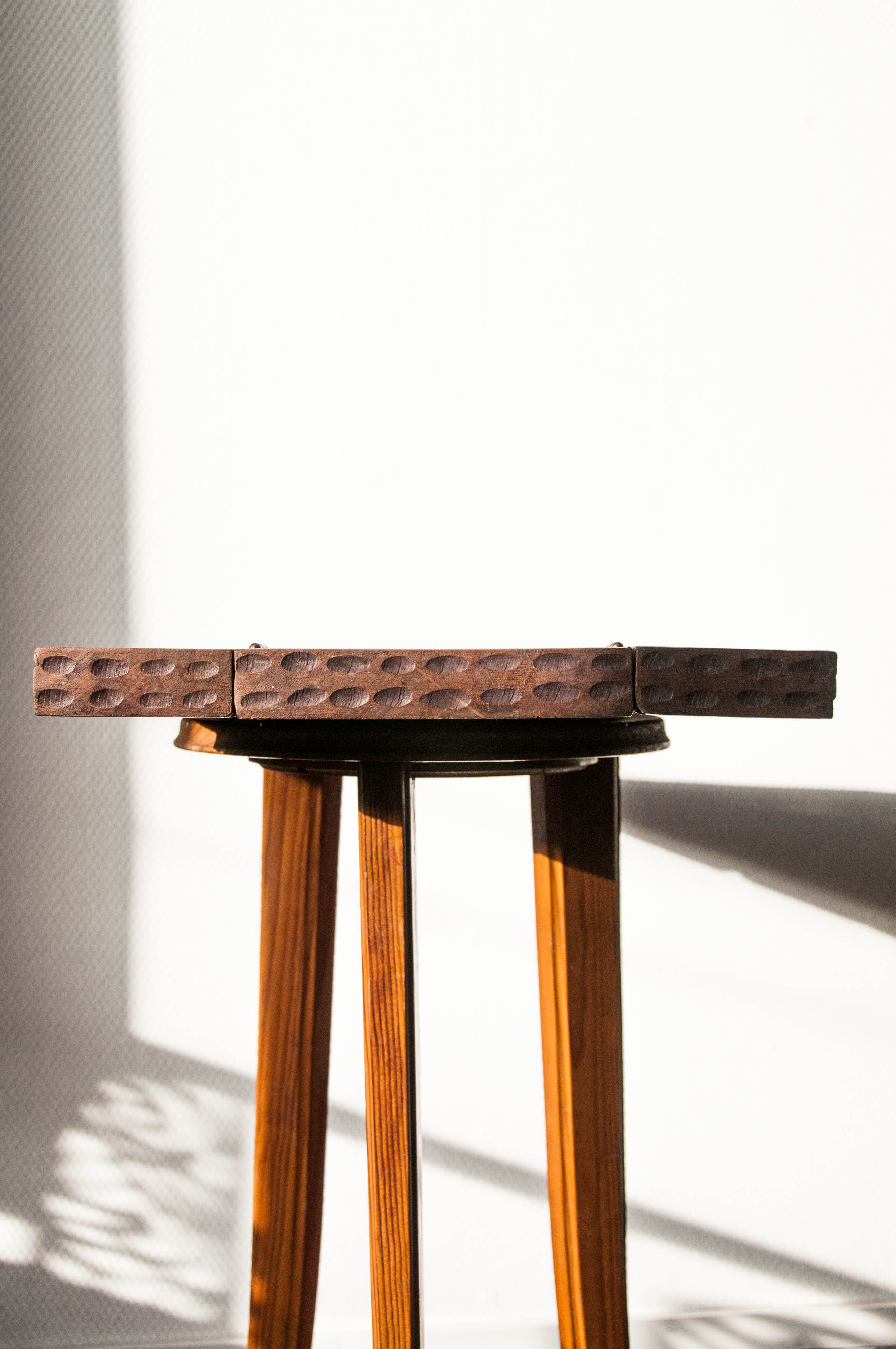 Awalé african wooden games