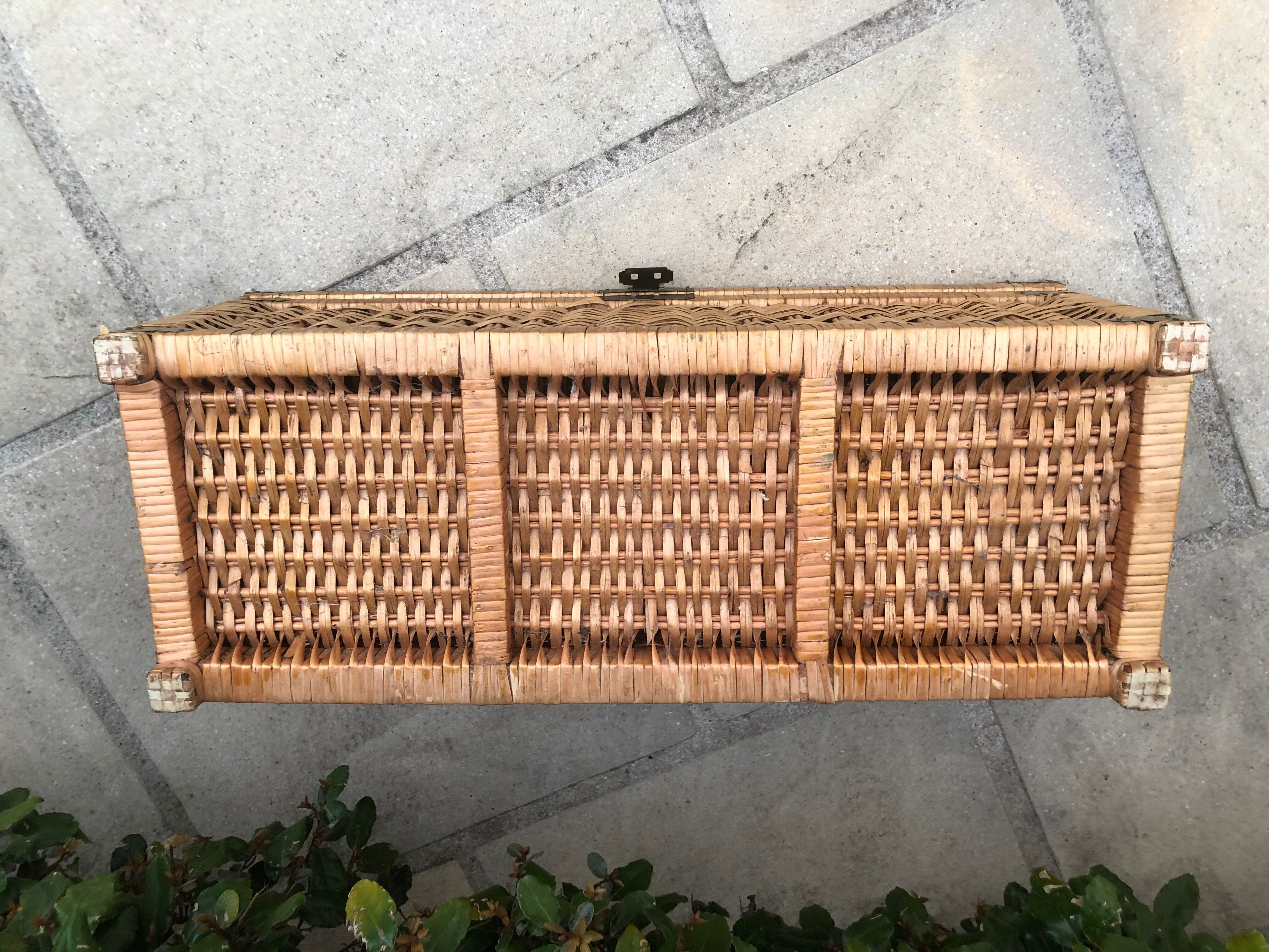 Rectangle wicker malle