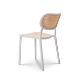 Chaise blanche aspect cannage rétro