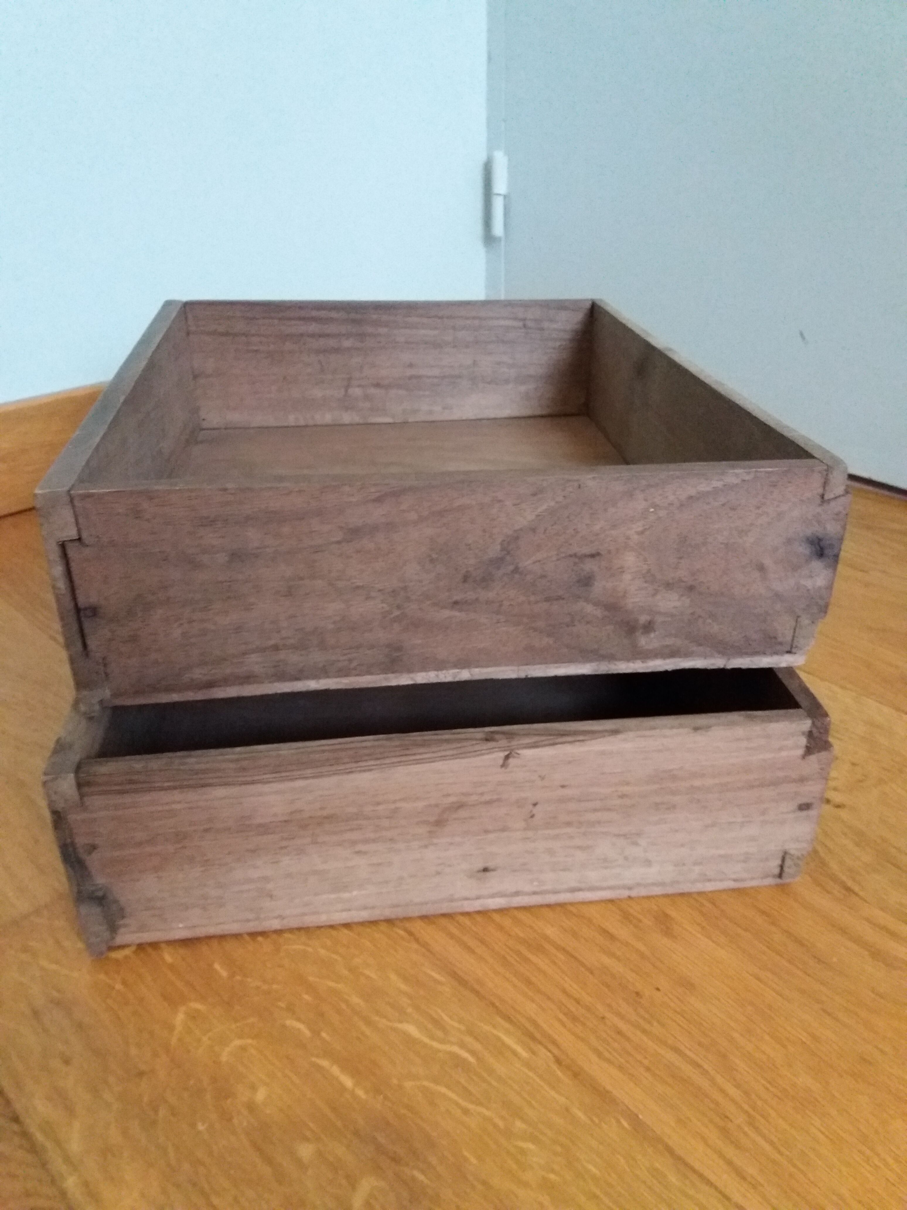 2 wooden drawers 33 x 27