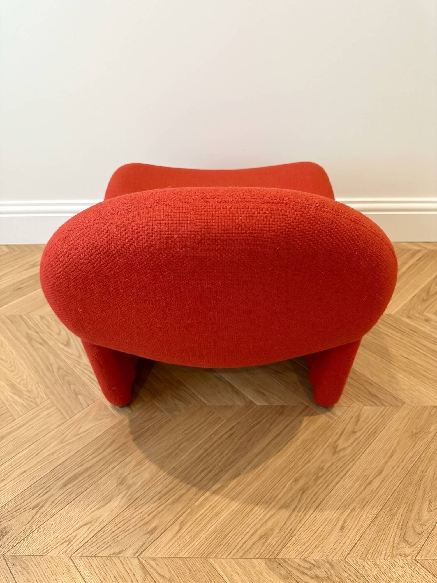 Pair of vintage armchairs from the 70s in red fabric.