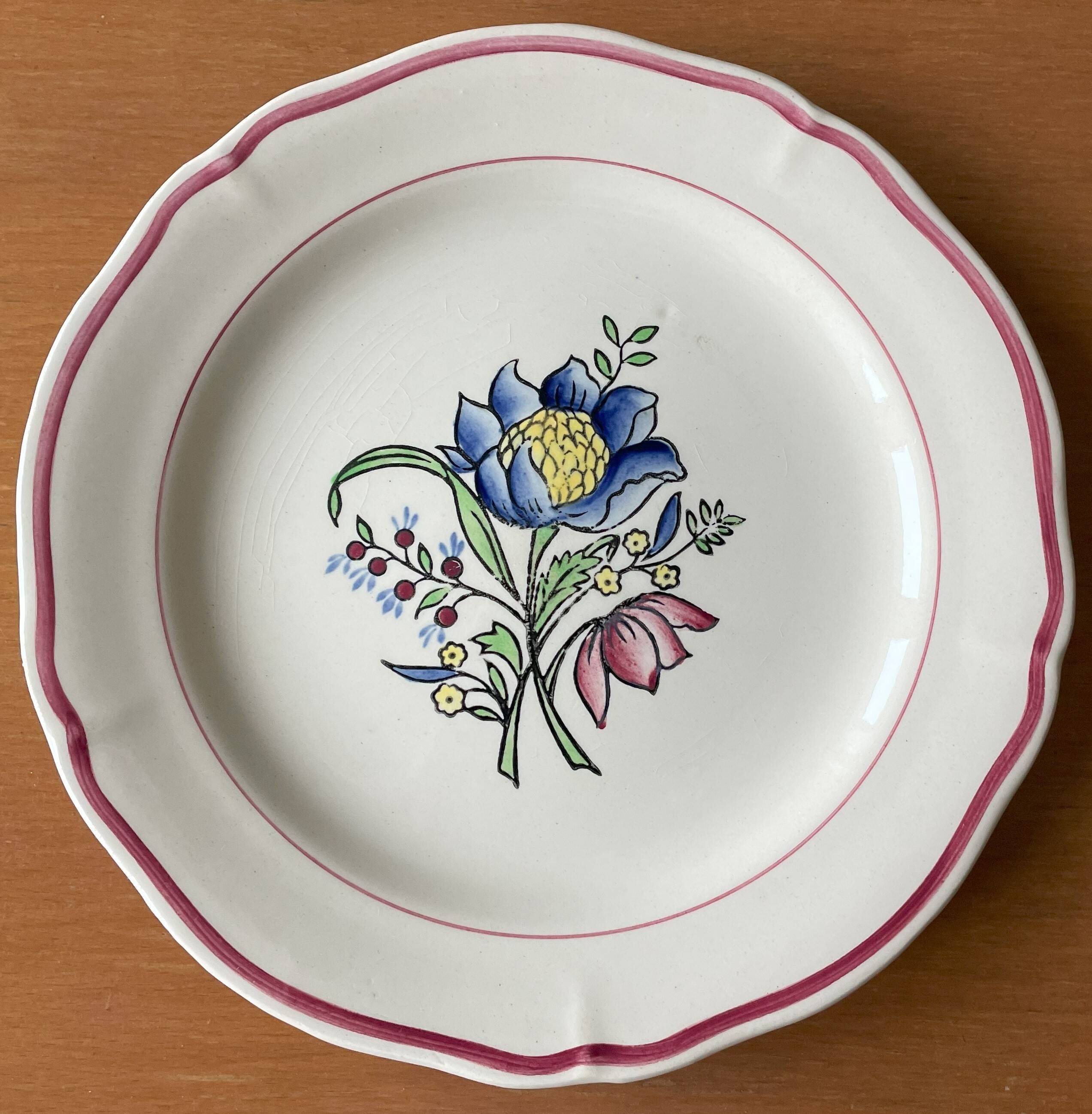 6 old flat plates in Gien earthenware