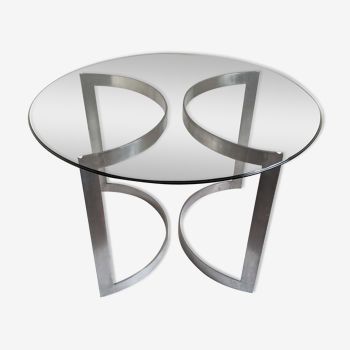 Table distributed by Roche Bobois