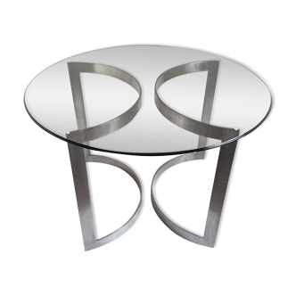 Table distributed by Roche Bobois