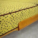 Banquette Daybed jaune vif par Drevotvar, ex Tchécoslovaquie 1960