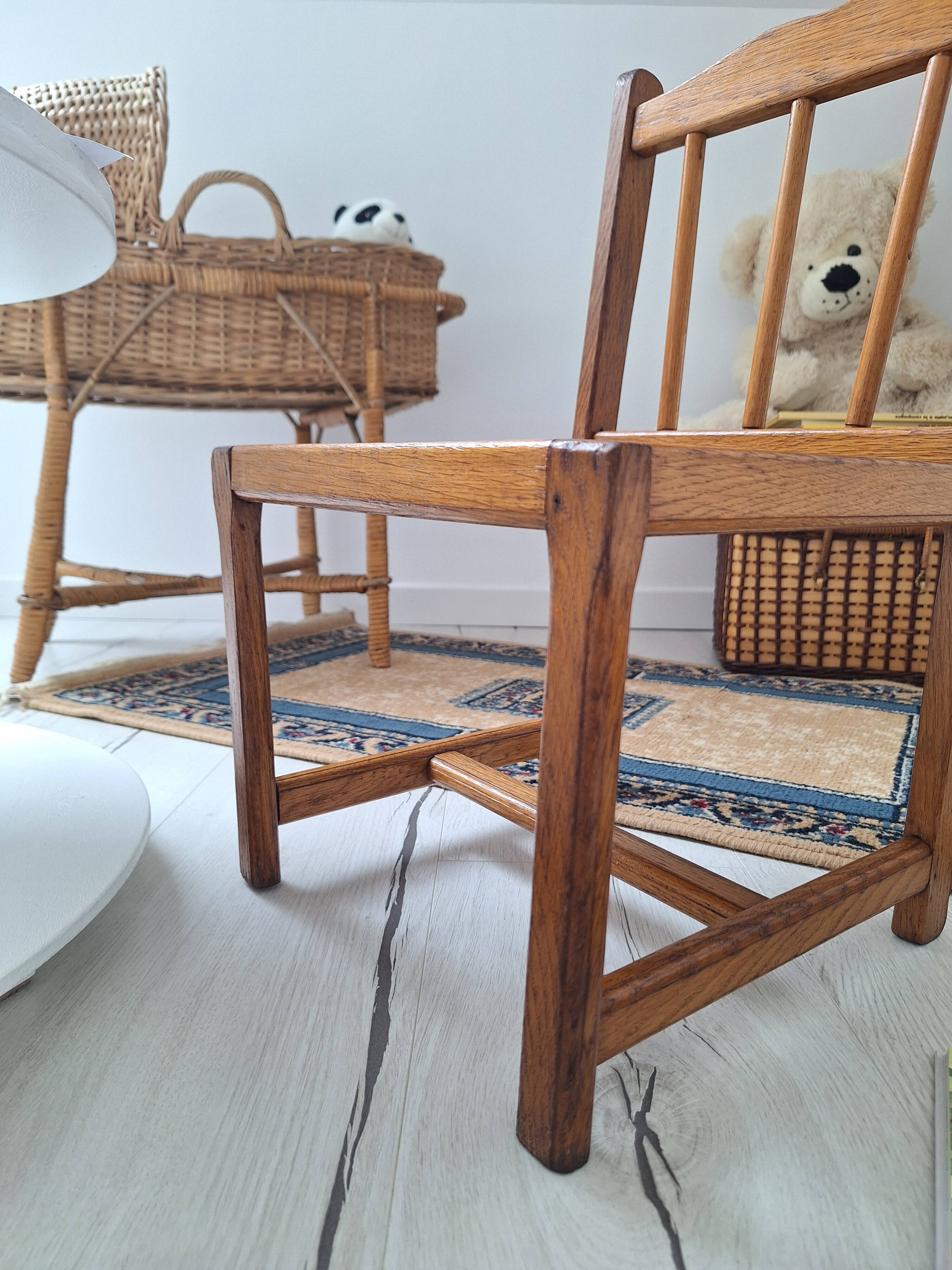 Chaise enfant en bois vintage