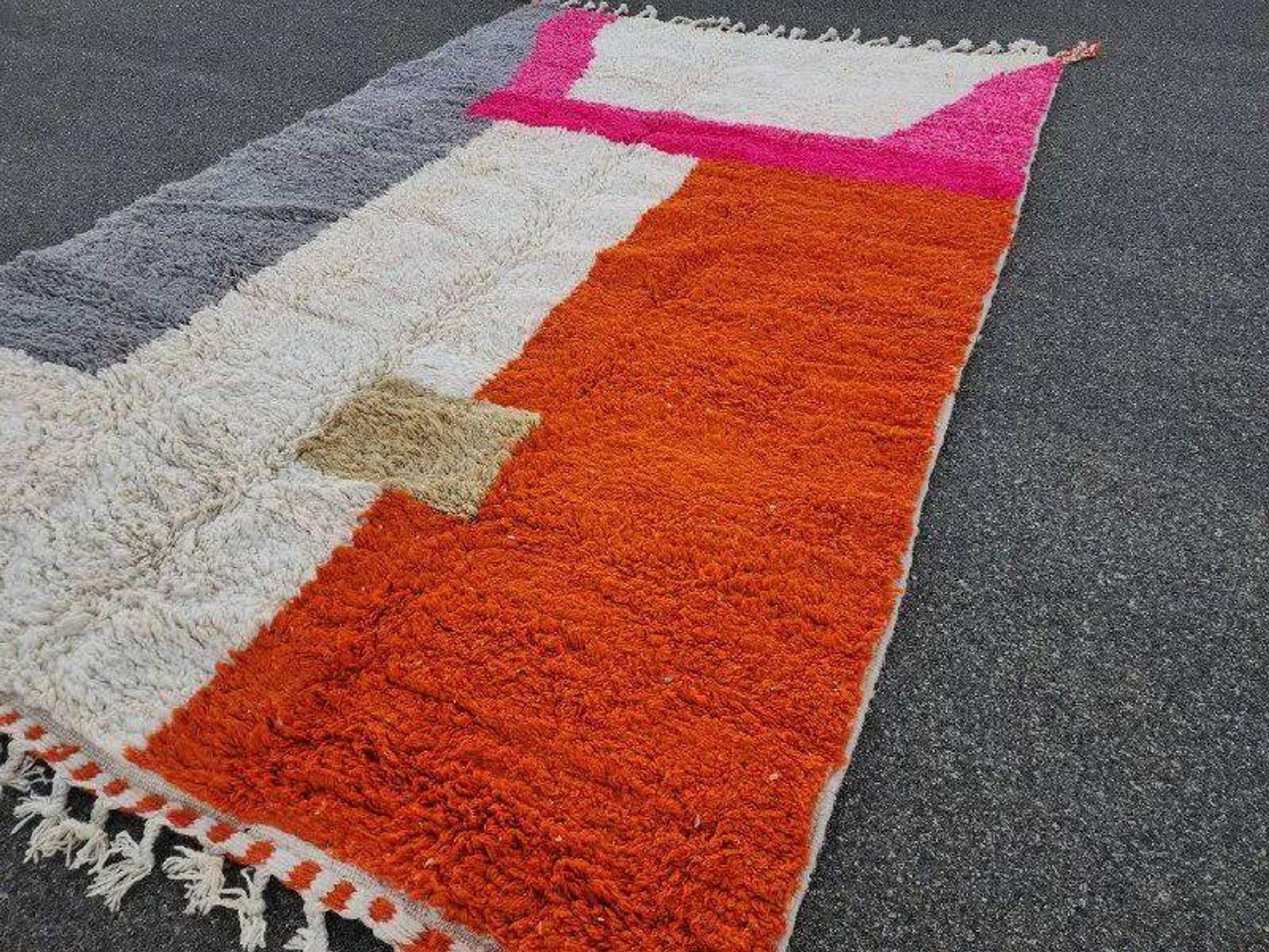 Moroccan rug in natural wool 2.5 x 1.5 m