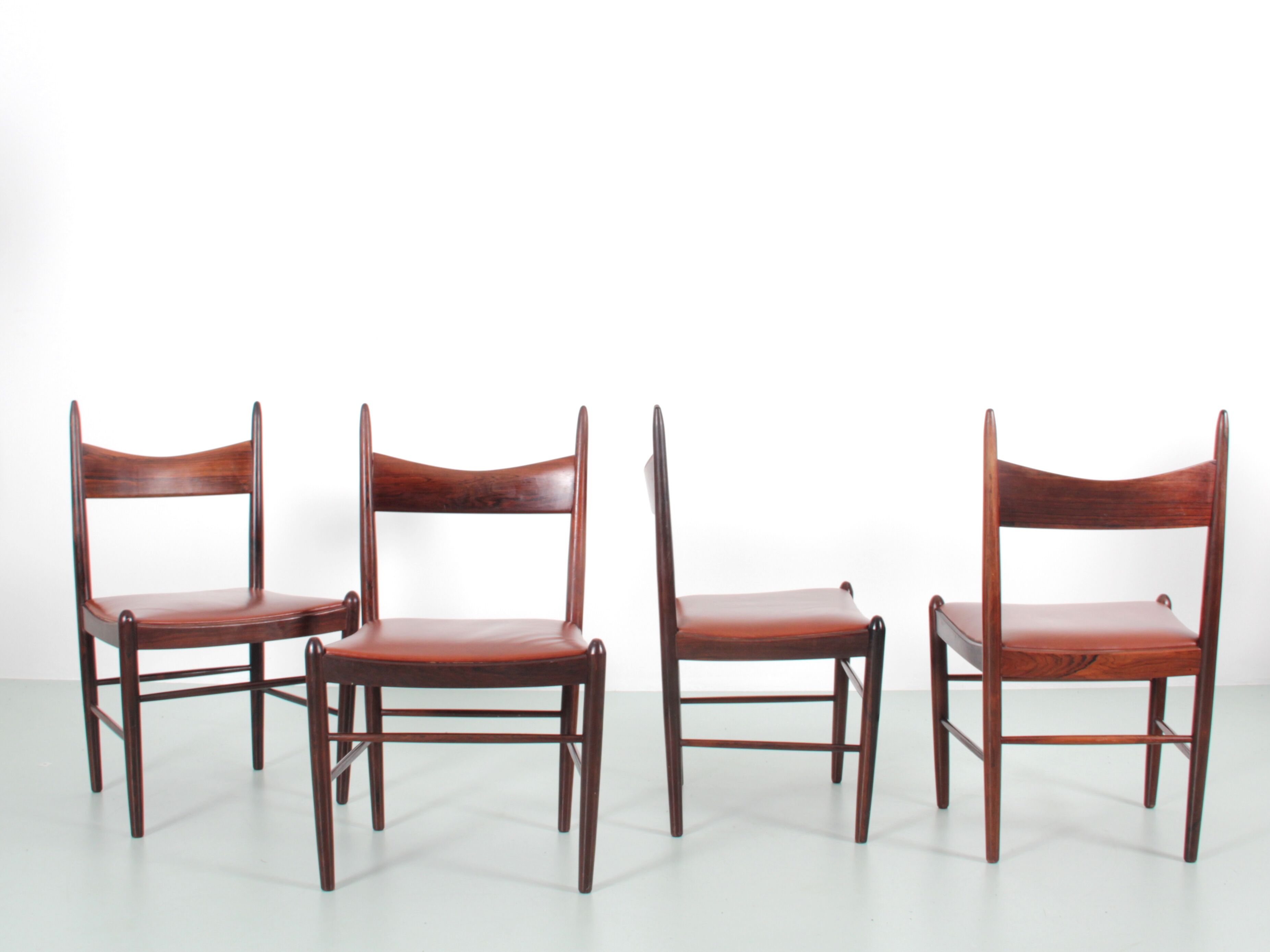 Suite of 4 Scandinavian chairs in Rio rosewood