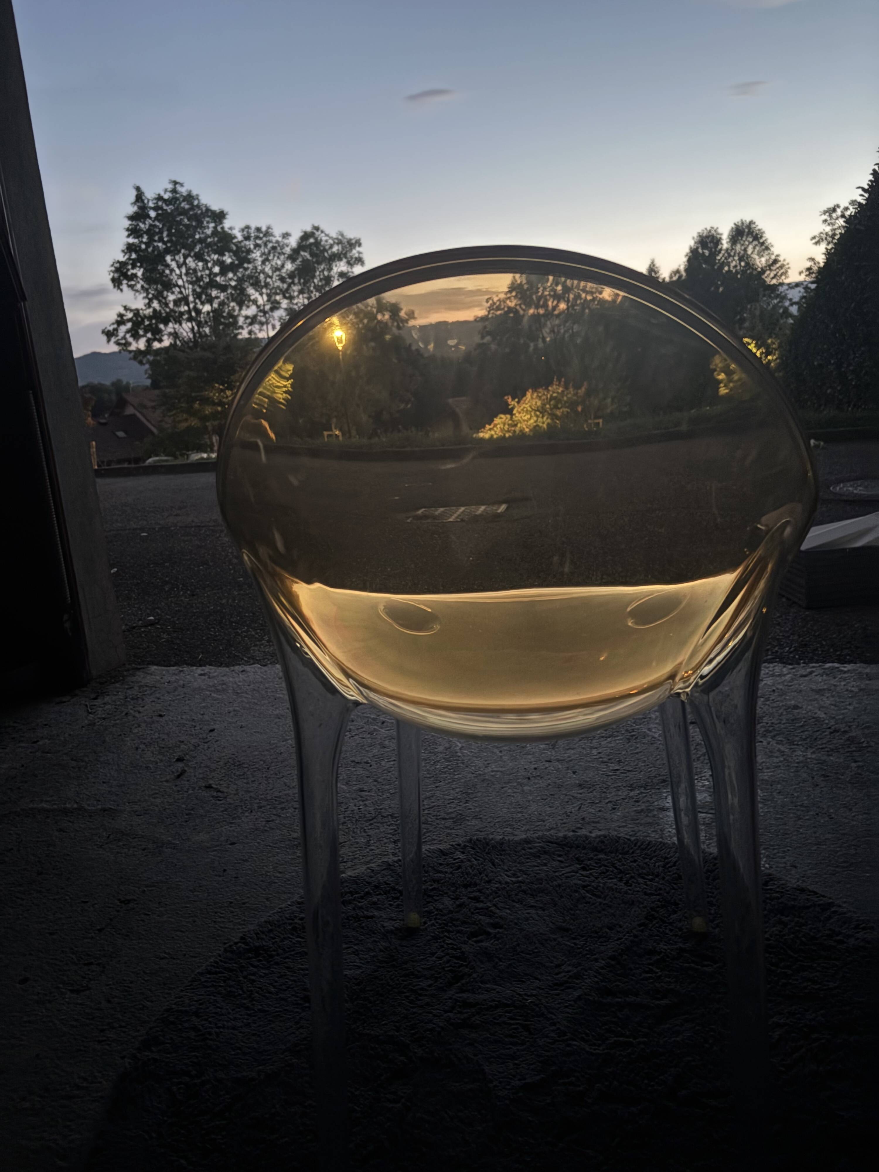 Chaise design Kartell "Mr. Impossible" - Philippe Starck et Eugeni Quitllet