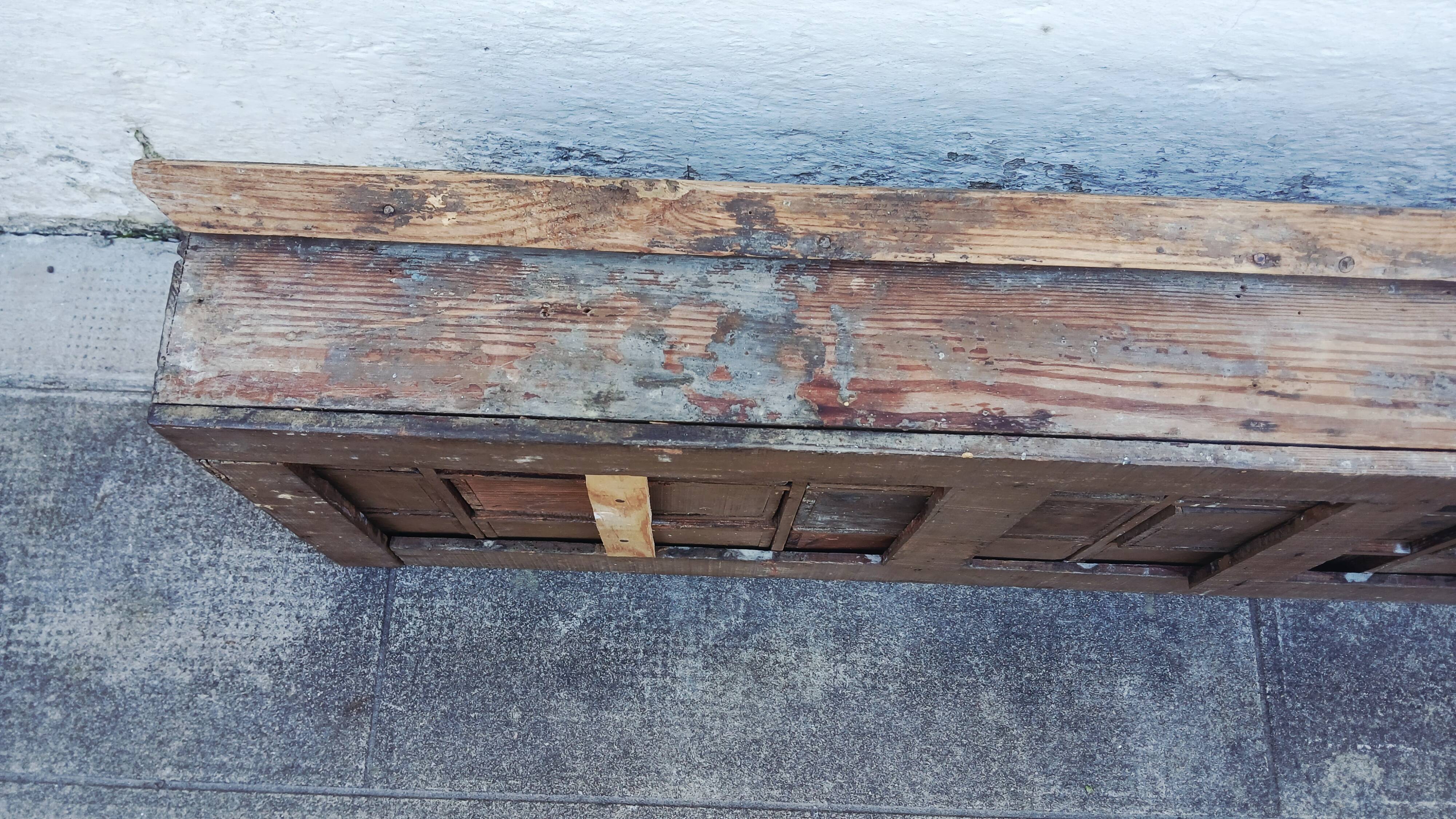 Workshop furniture with 30 drawers