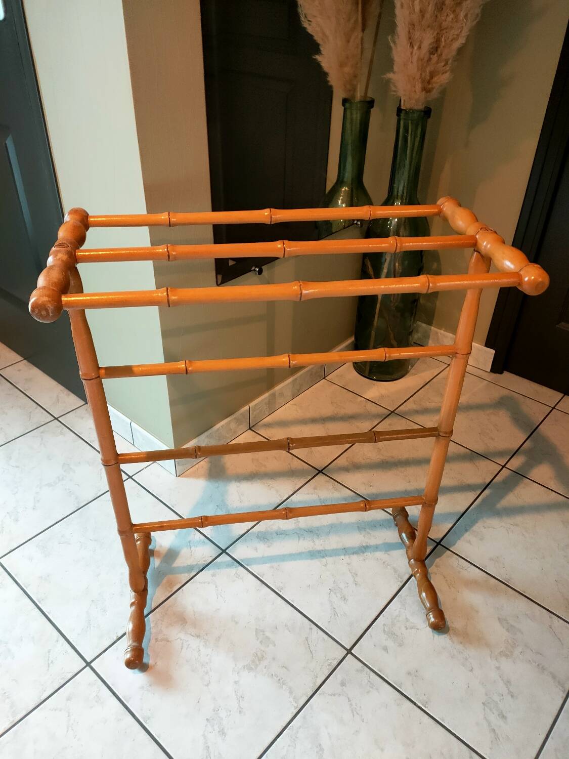Vintage bamboo towel dryer